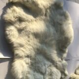 Peau de lapin blanche