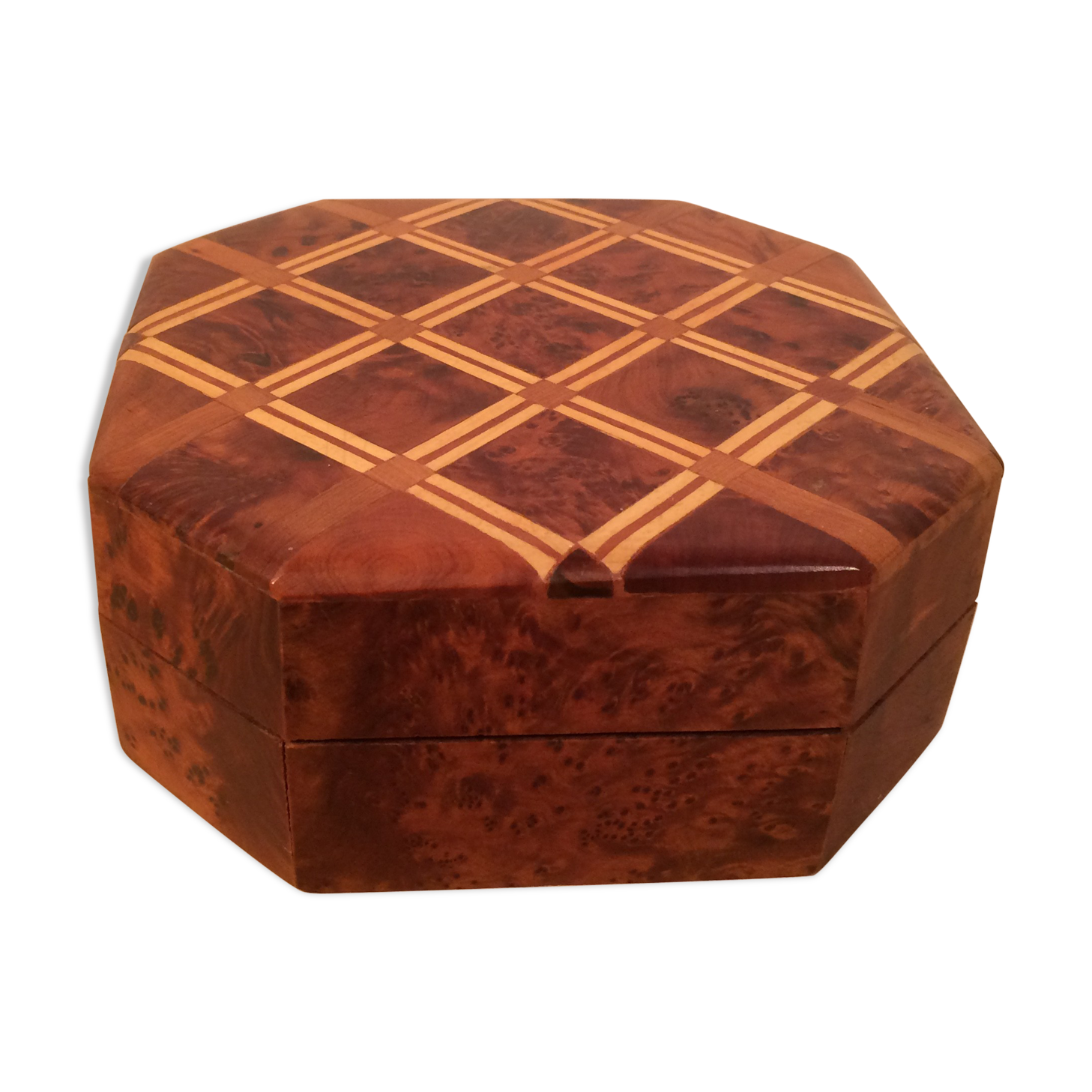 Boîte à bijoux en bois et marqueterie