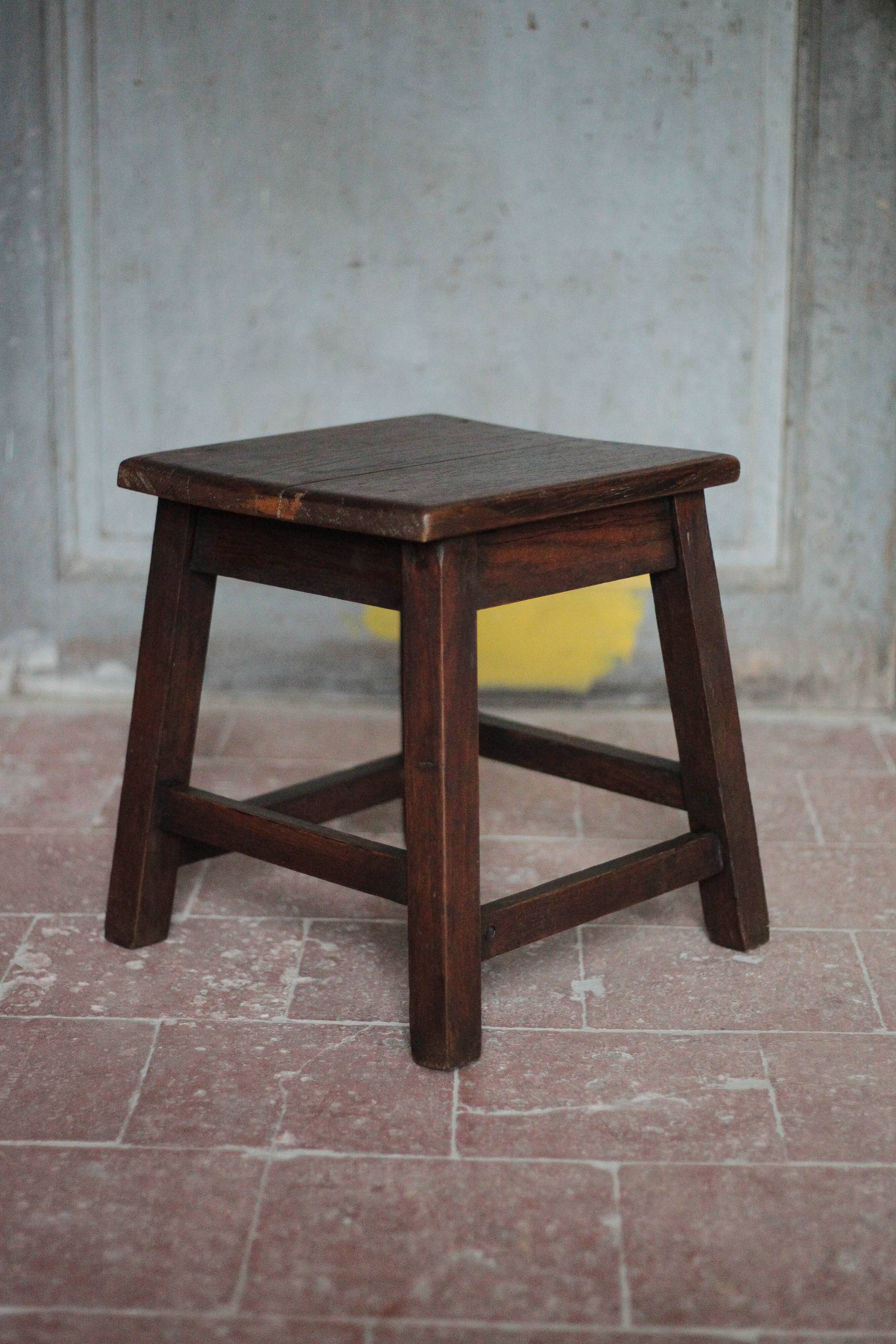 Ancien tabouret bois, tabouret d'appoint, porte-plante