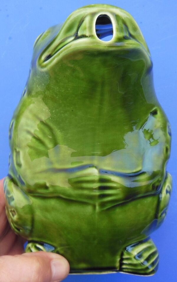 Beau pichet publicitaire figurant une grenouille - l' héritier guyot - n°2