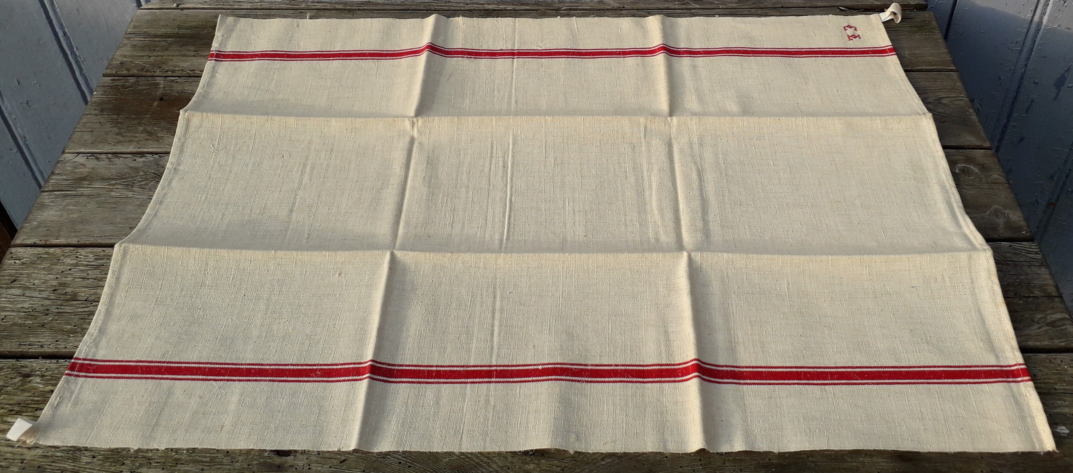 Set of 4 old embroidered tea towels in linen
