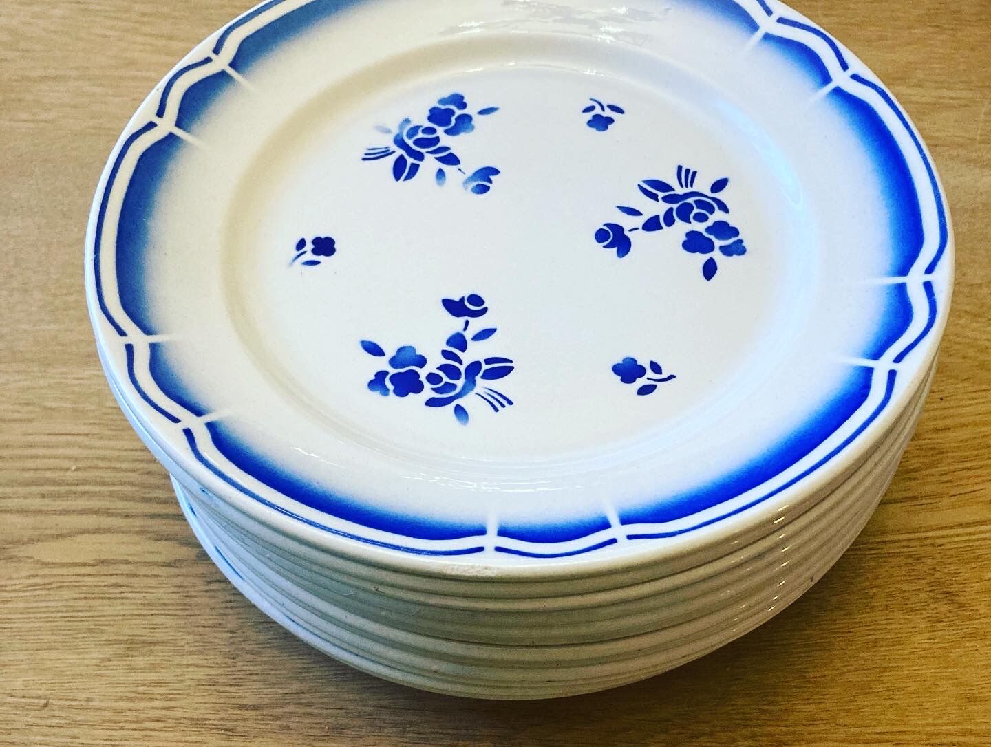 Set of 12 plates with opaque porcelain dessert Badonviller