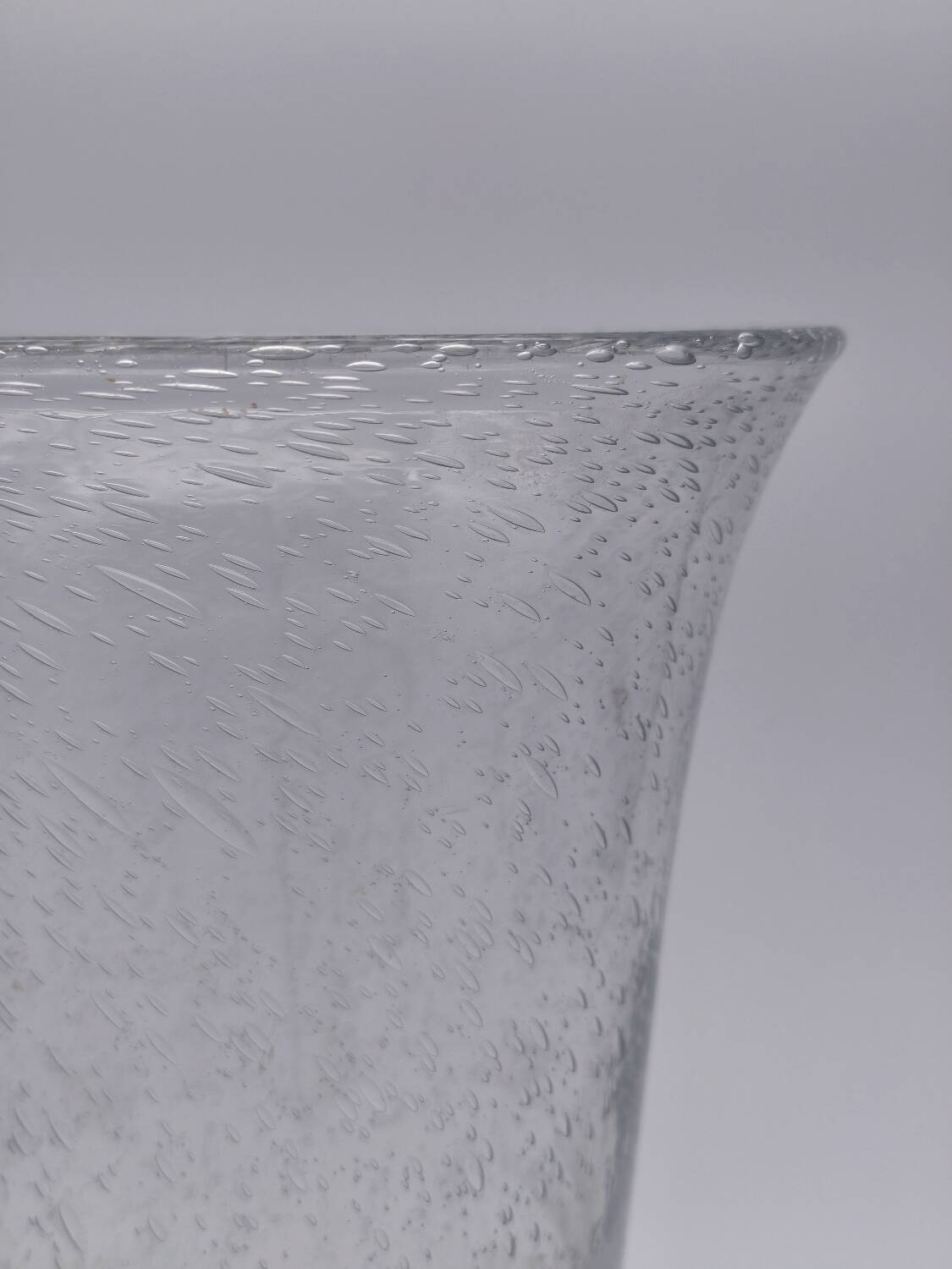 Large BIOT vase in bubble glass – Trumpet shape – 1960s – 29 cm