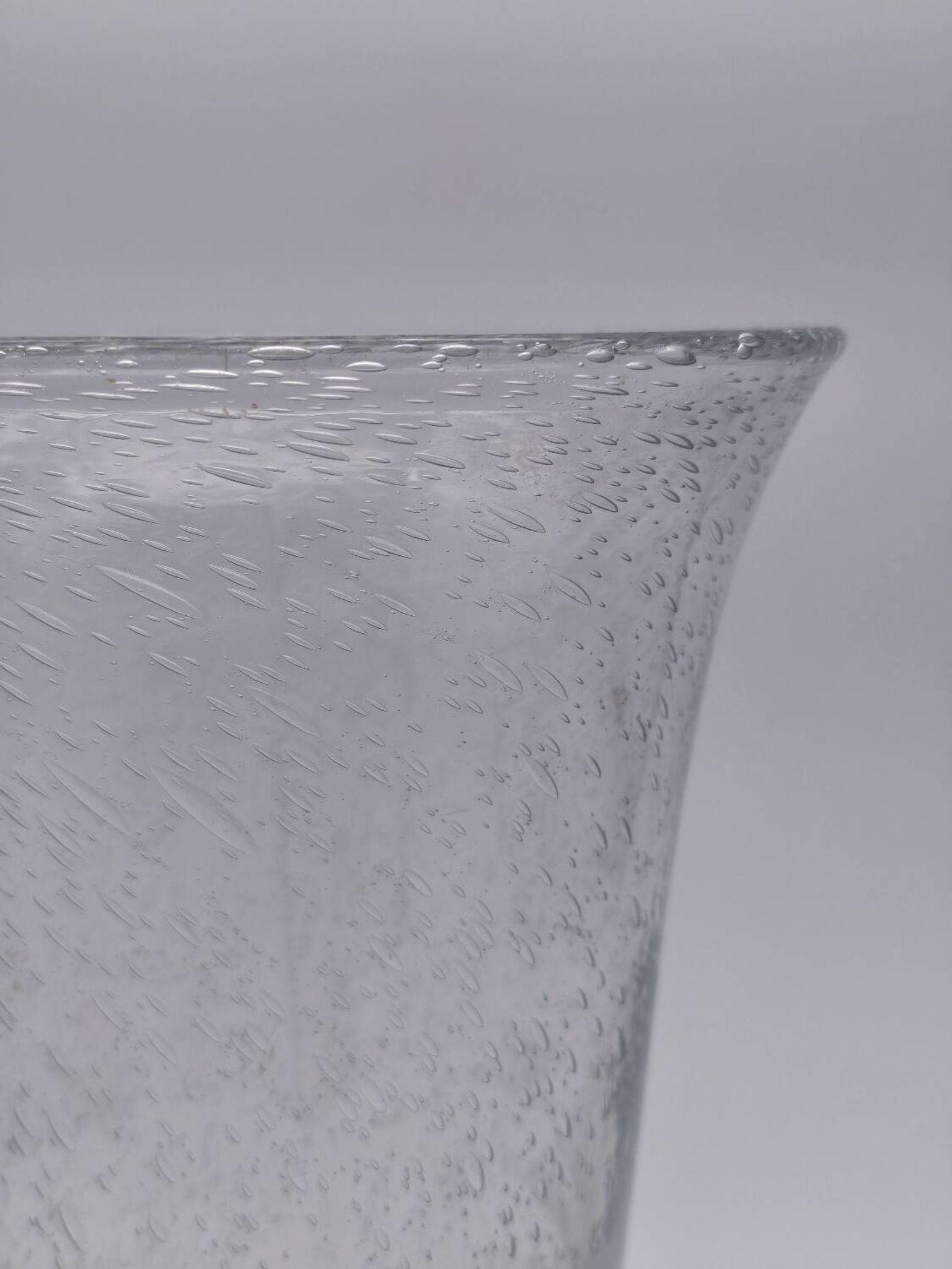 Large BIOT vase in bubble glass – Trumpet shape – 1960s – 29 cm