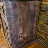 Buffet en bois de chêne sculpté