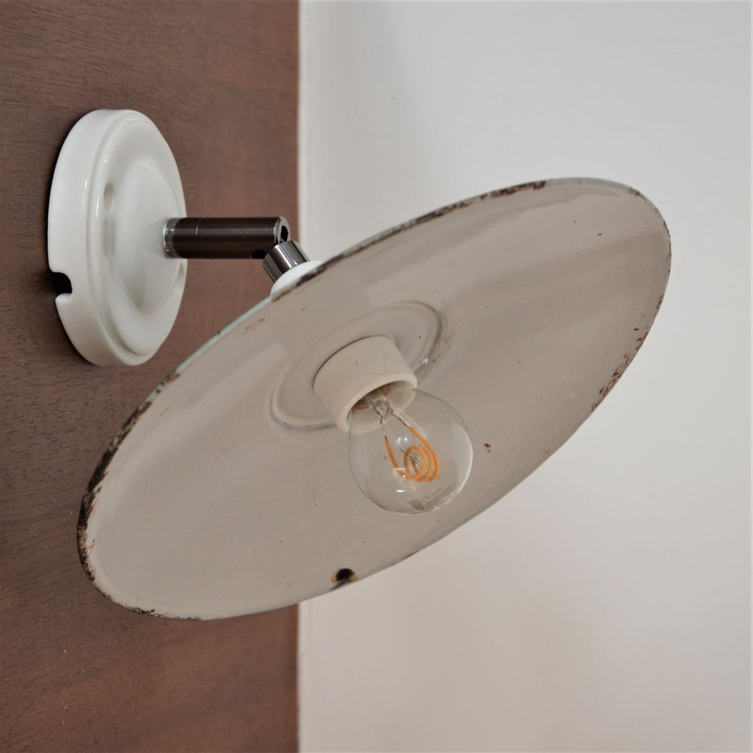 Articulated wall lamp in green enamel and white porcelain