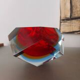 Empty pocket in Murano glass