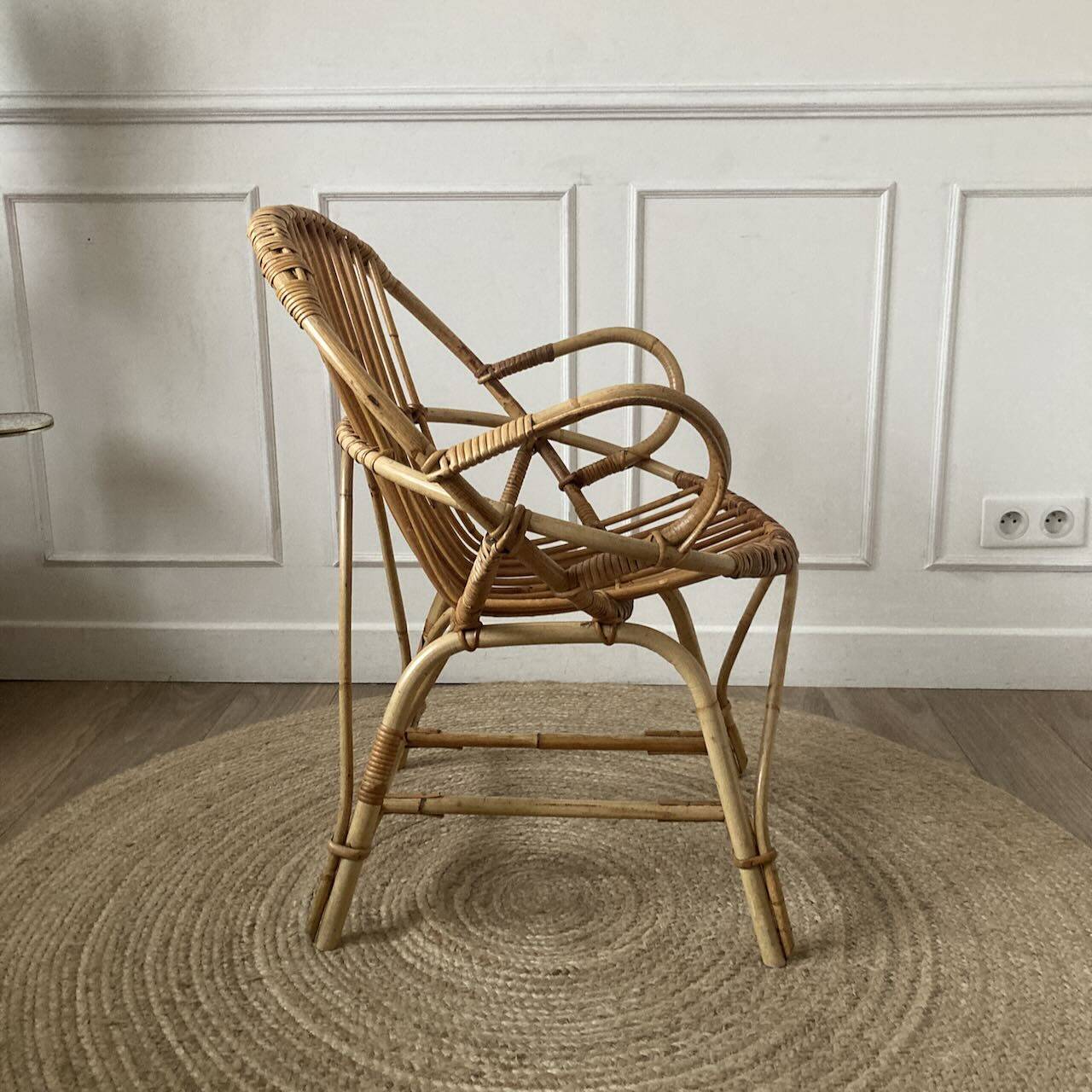 Fauteuil coquille en rotin vintage