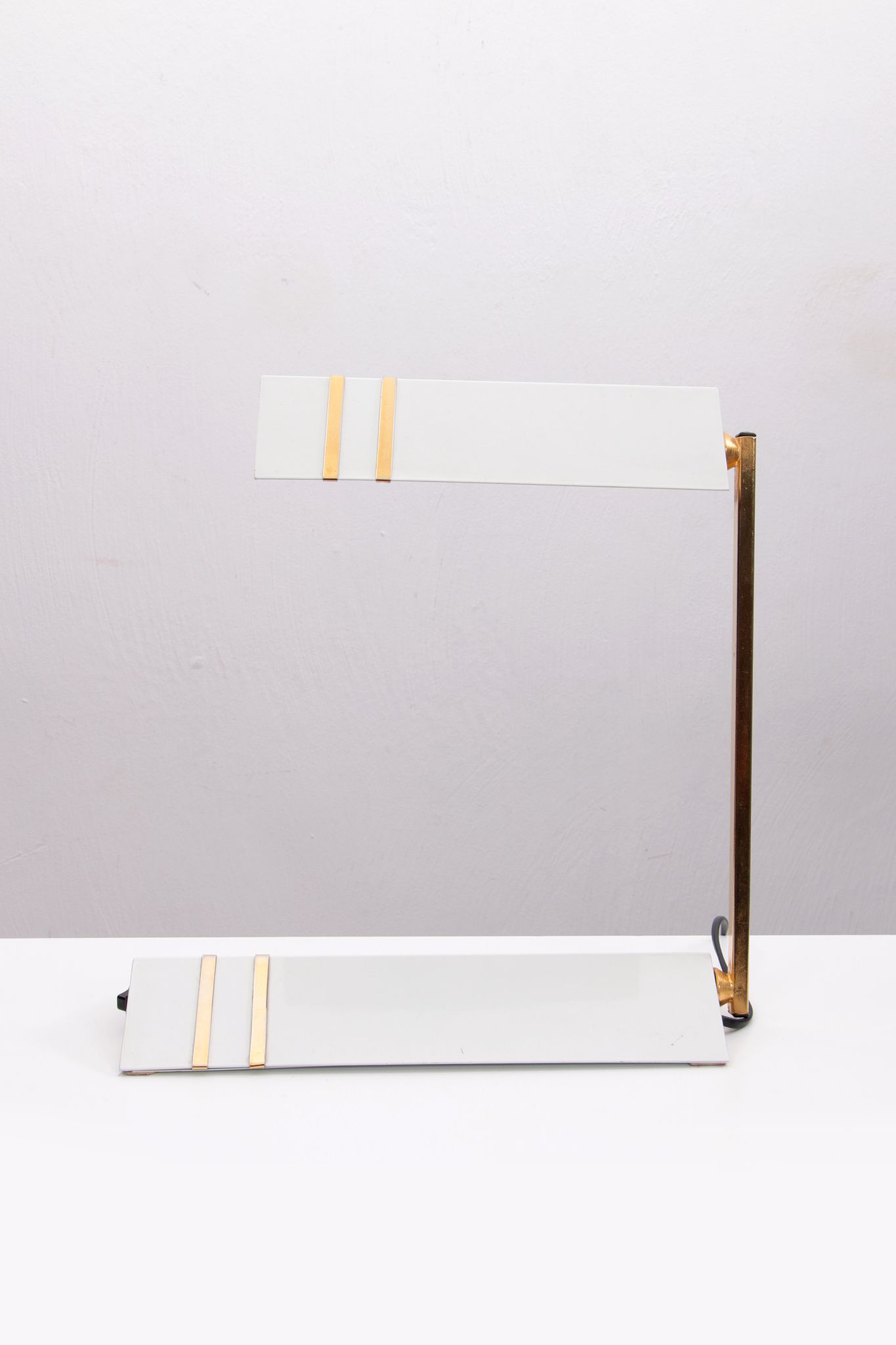Italian desk lamp nice sleek design, 1960