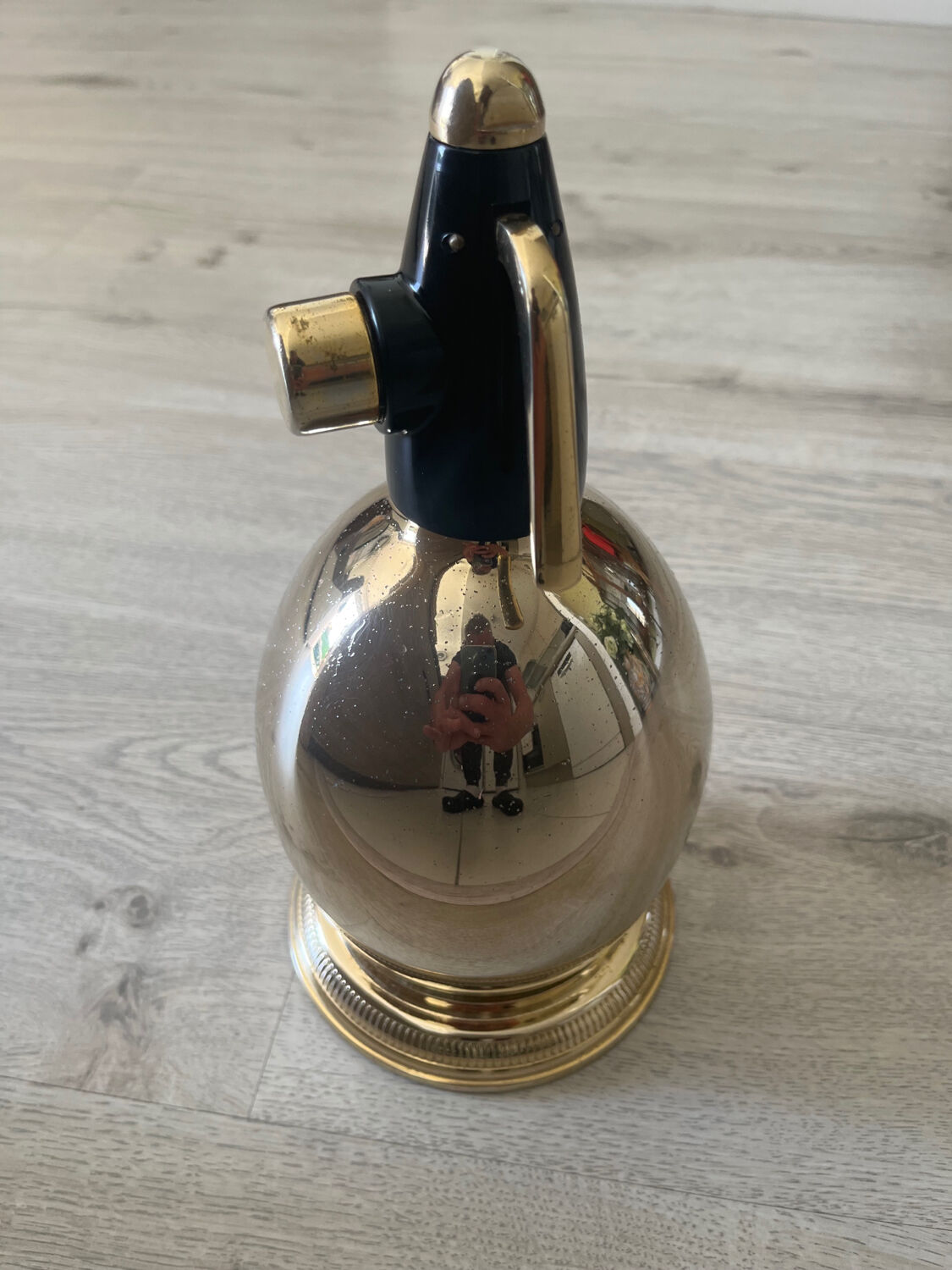 Siphon métal doré Socarb 1965