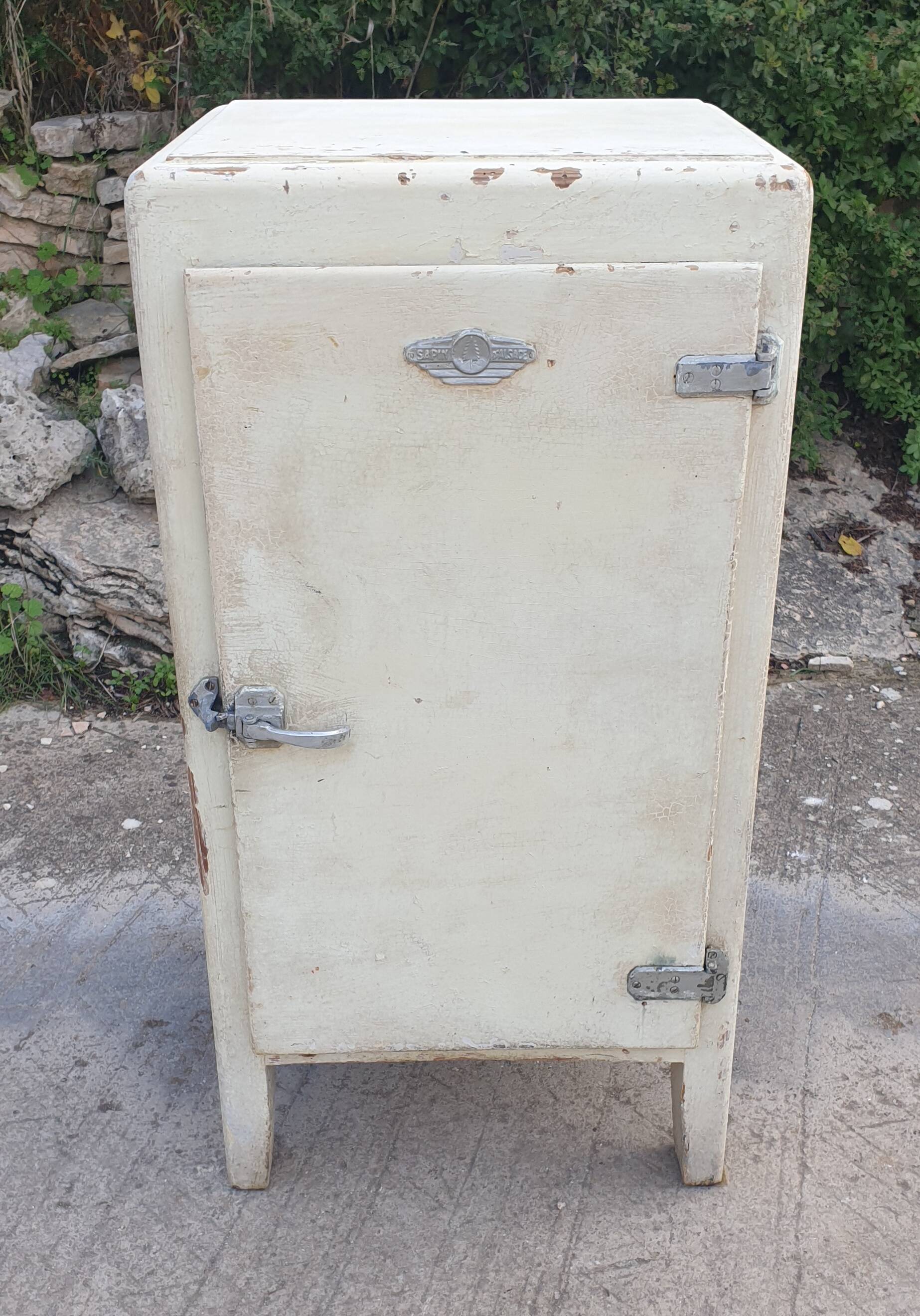 Old icebox