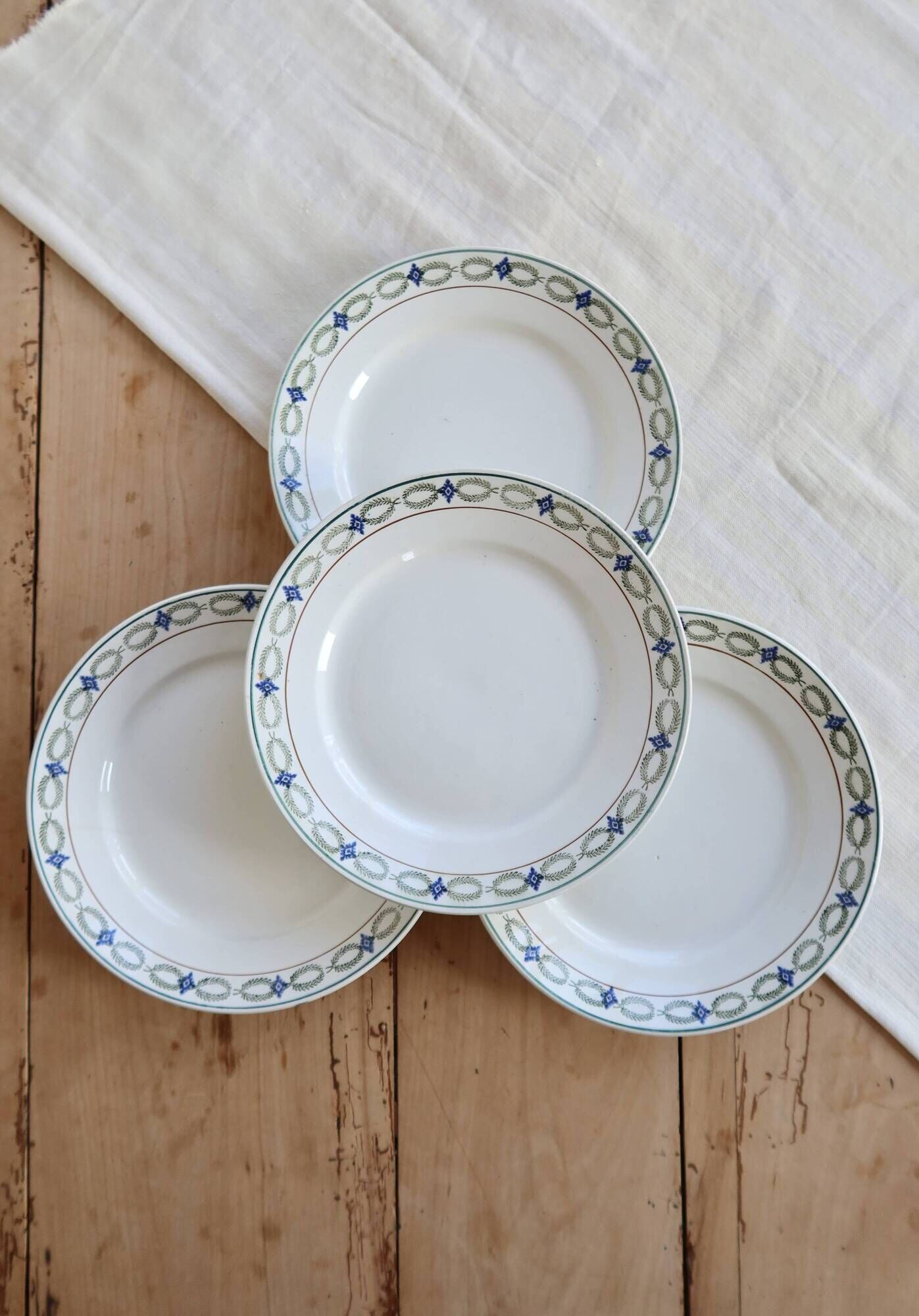 4 vintage dessert plates Terre de Fer Saint-Amand - Model 6000
