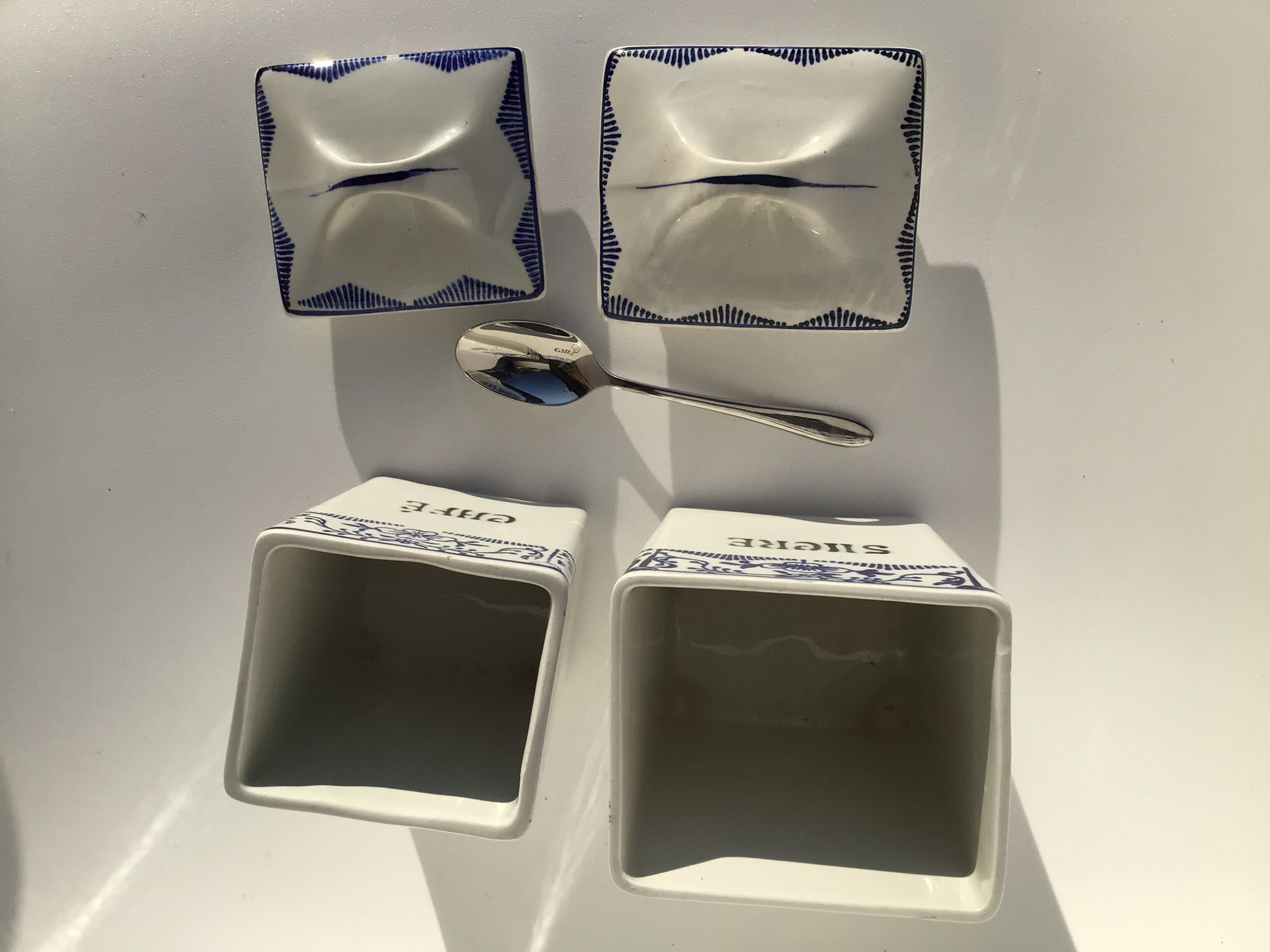 2 Spice pots around 1910 St Amand blue décor