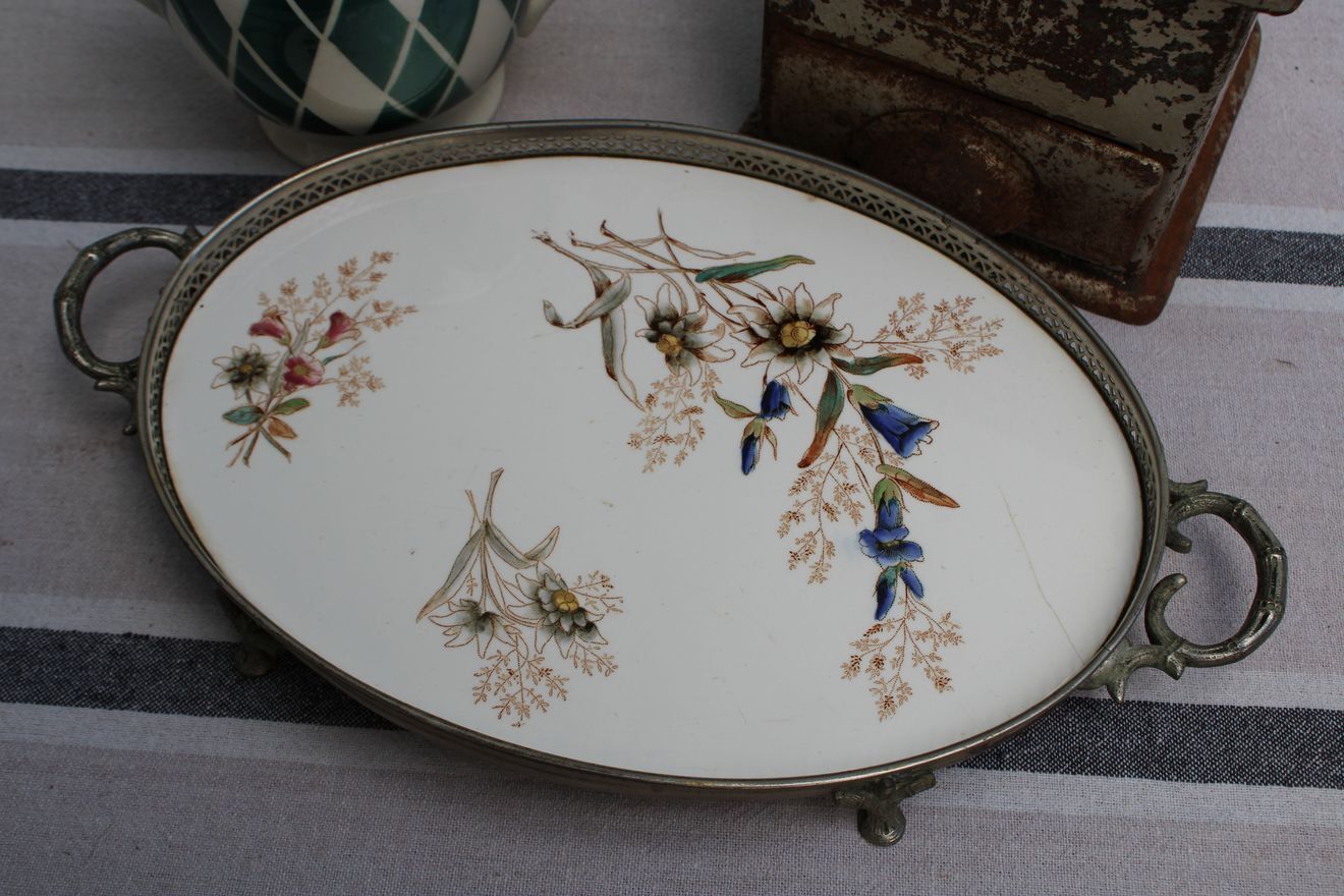 Oval ceramic top