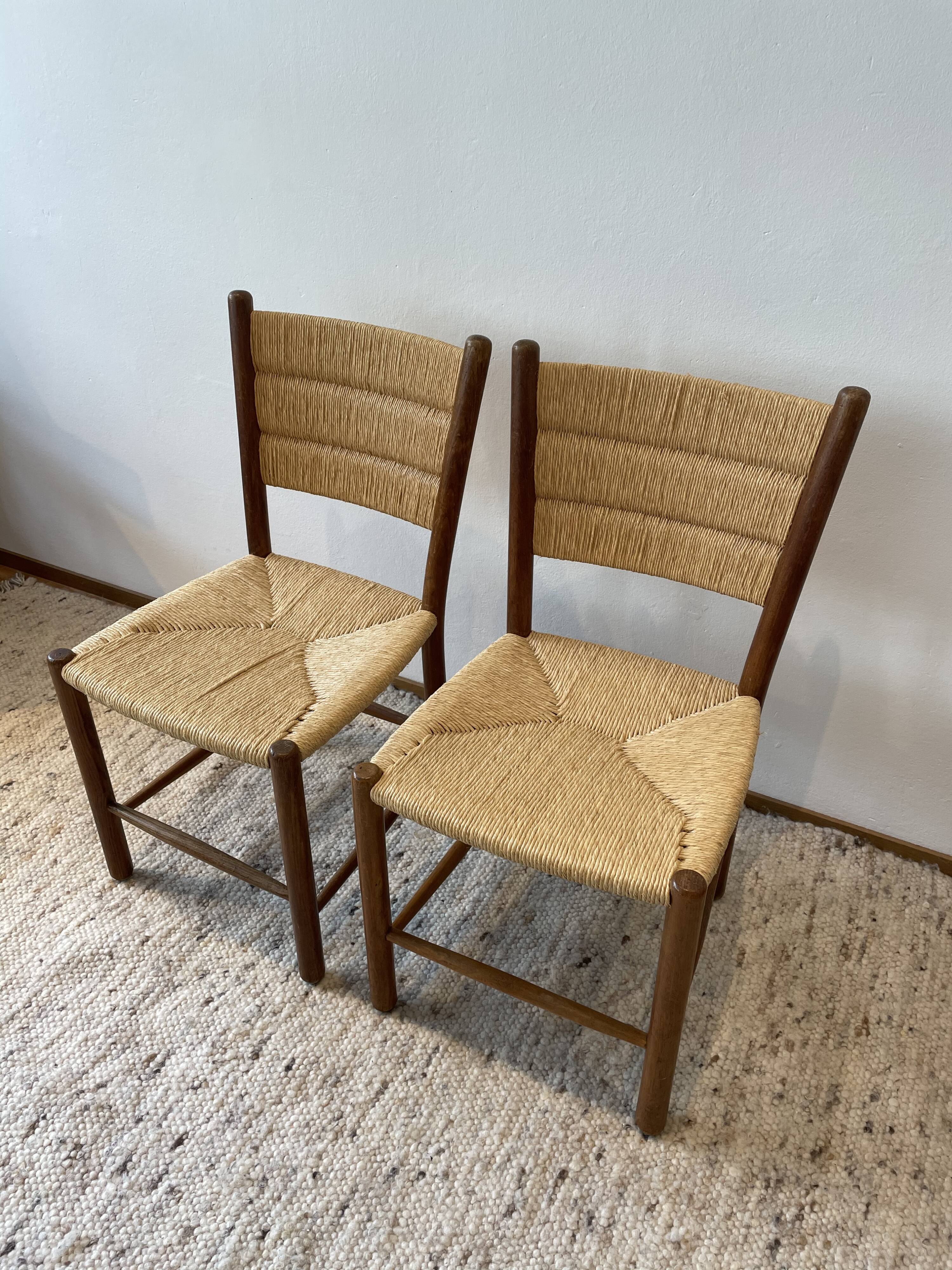 Pair of mulched chairs