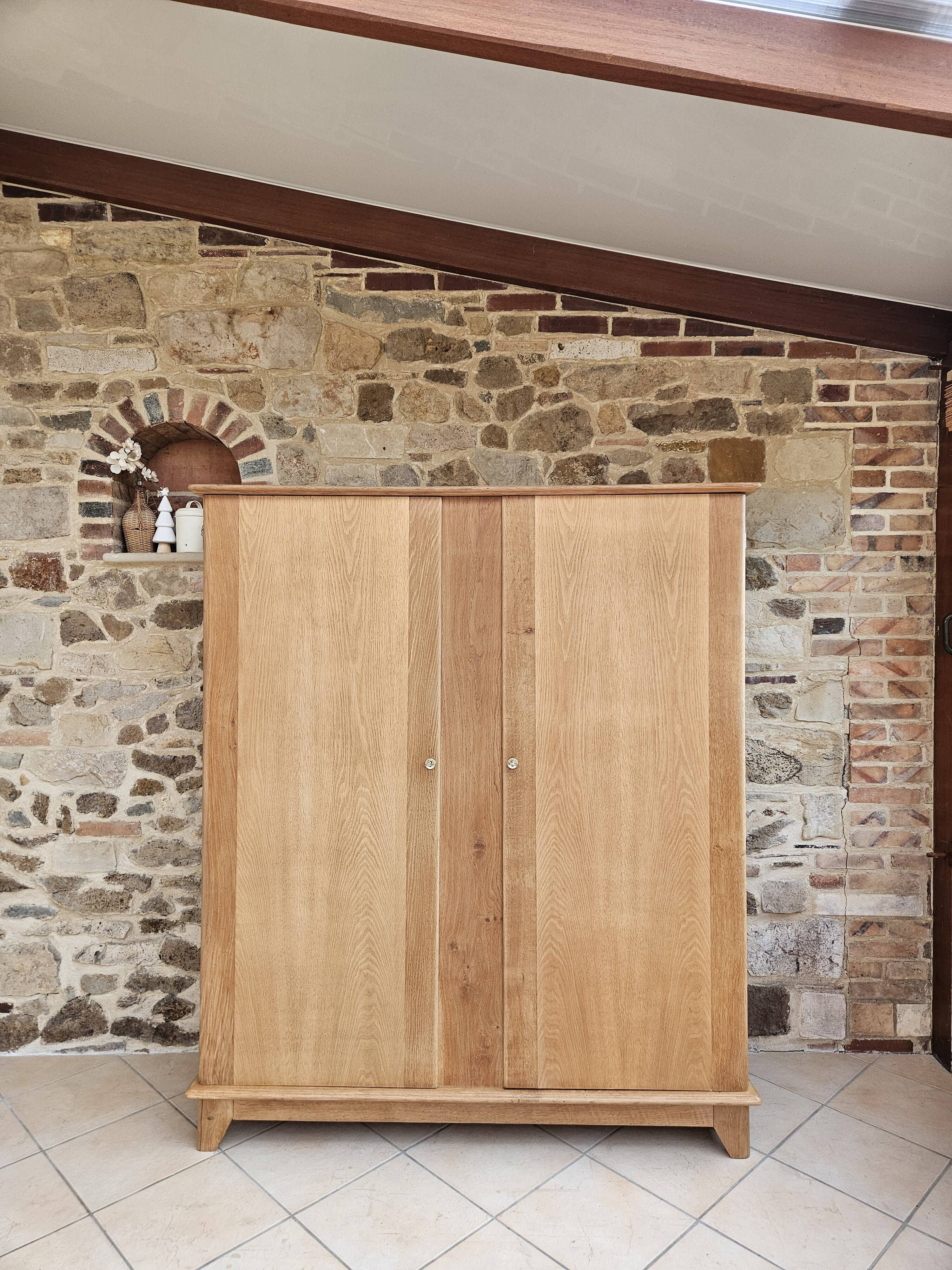 Armoire vintage