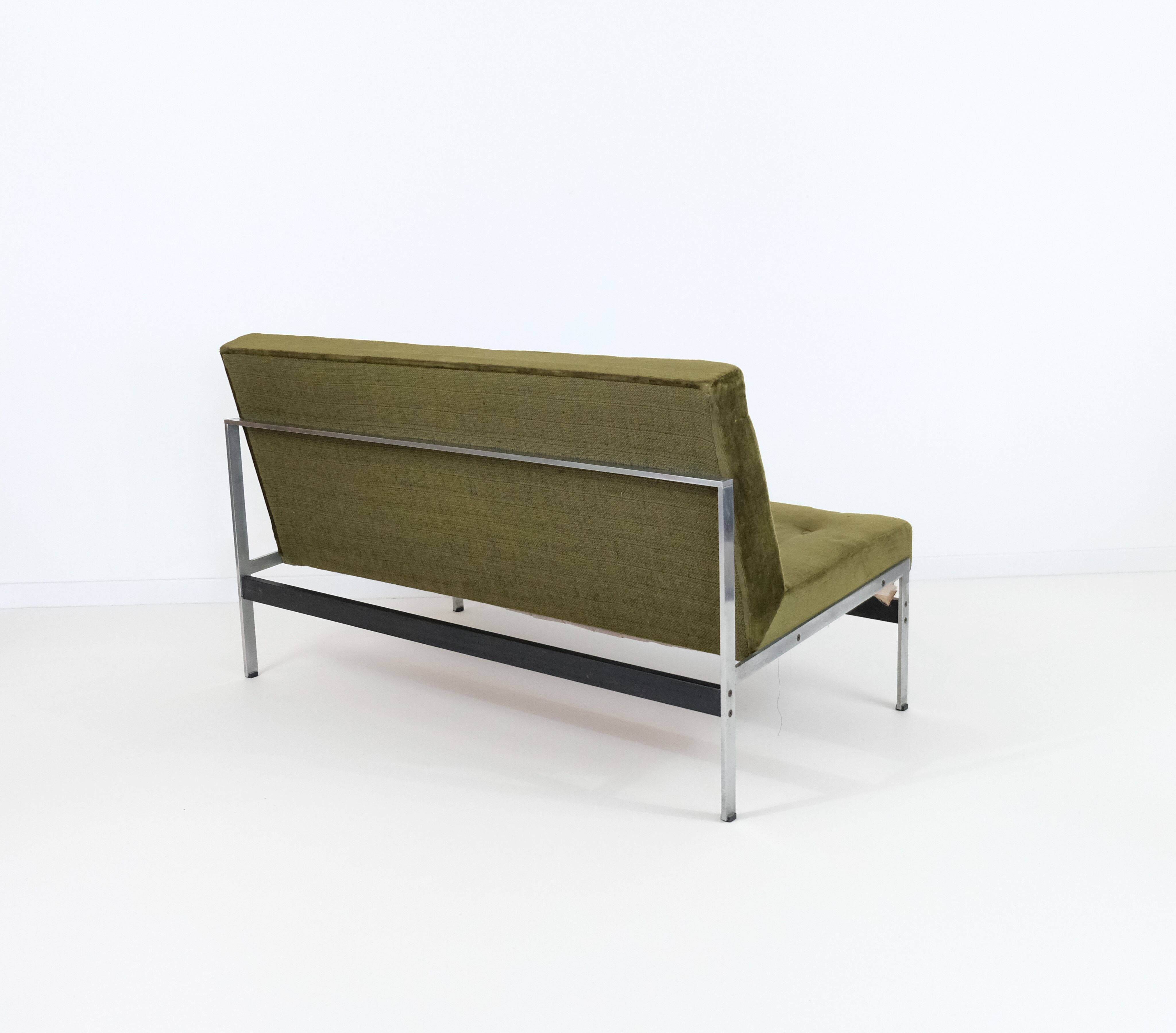 Bench model "O20" by Kho Liang Le, Artifort edition