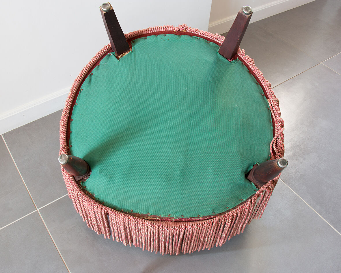 Old rose toad armchair