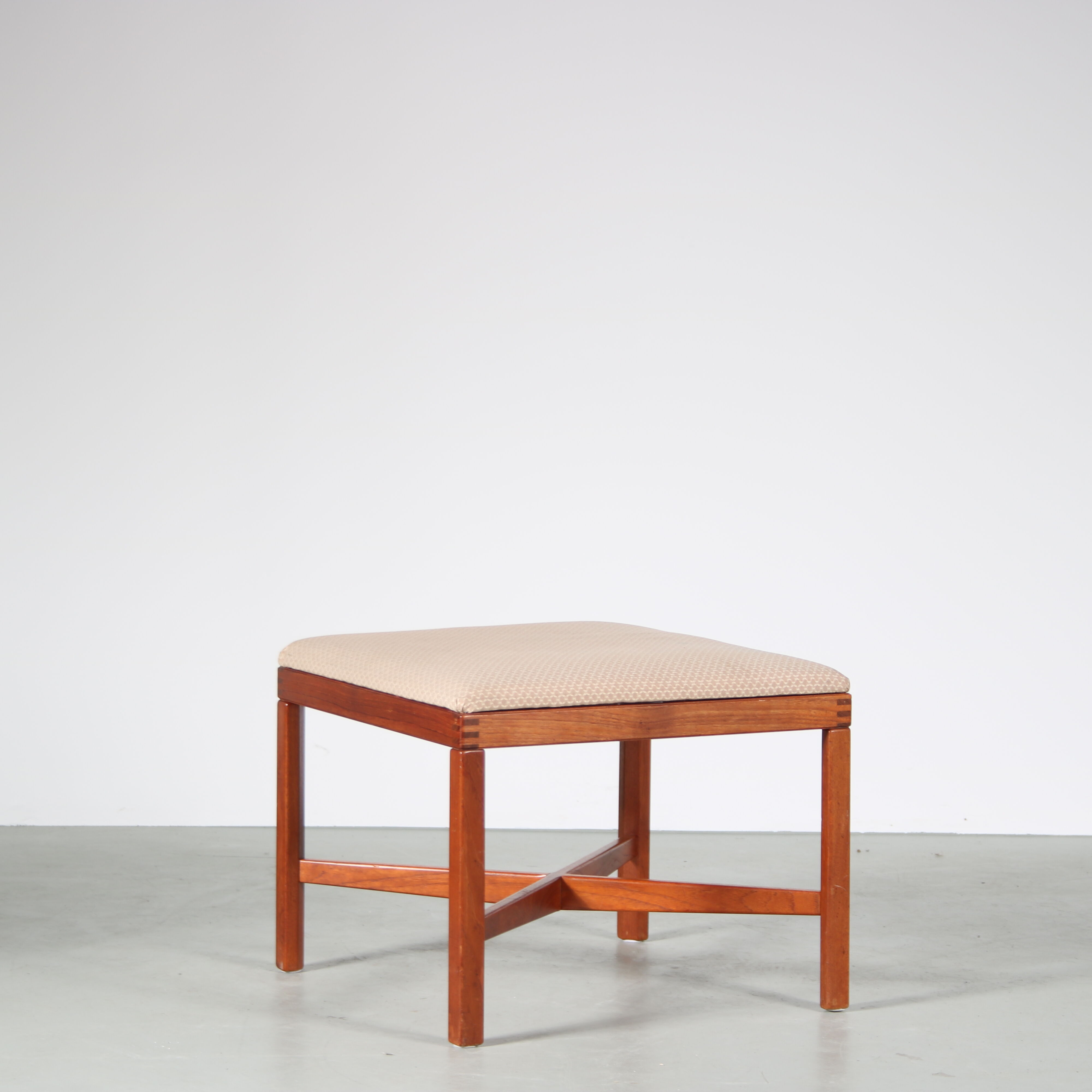 Tabouret en bois de teck des années 1960 de Norvège