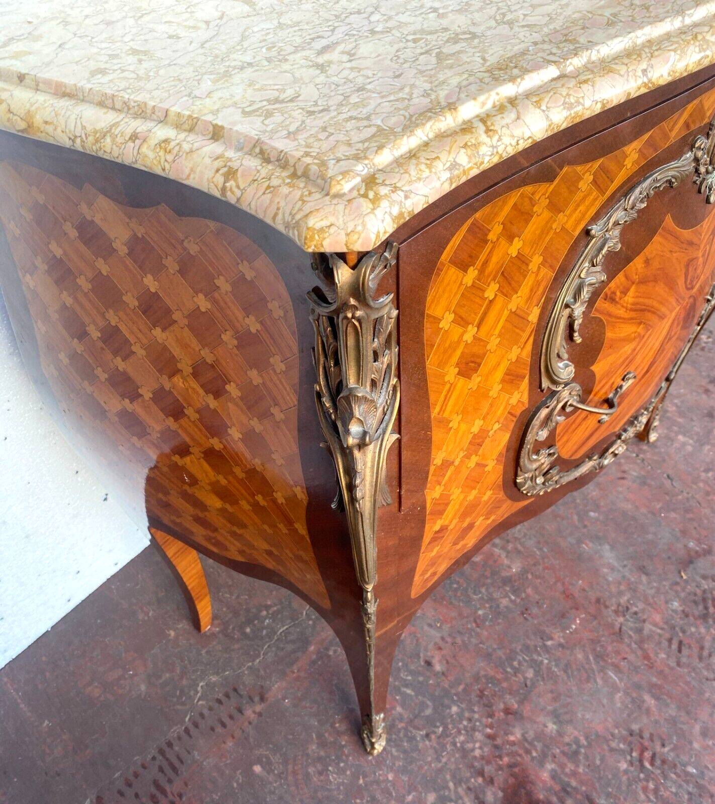 Curved chest of drawers Louis XV style marquetry with cube bottom XX century