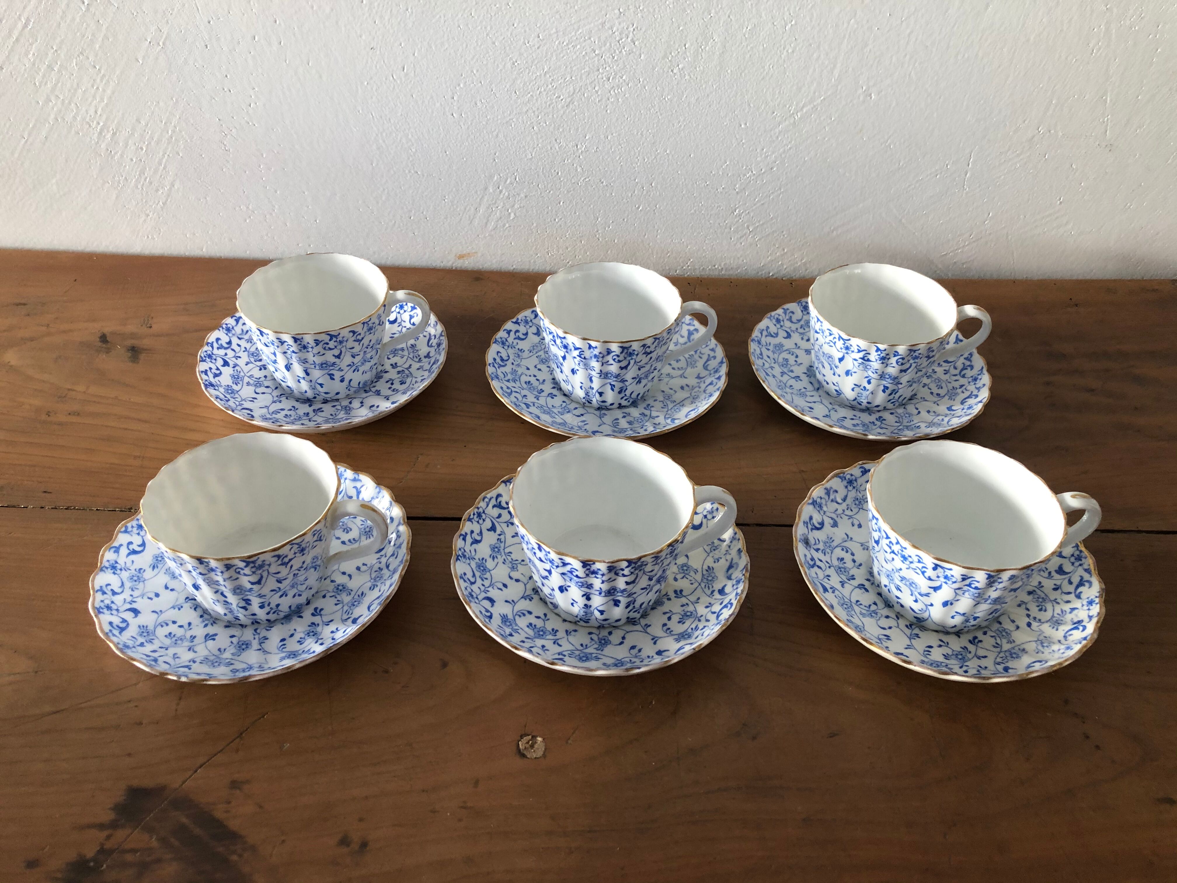Set of 6 coffee cups in antique porcelain