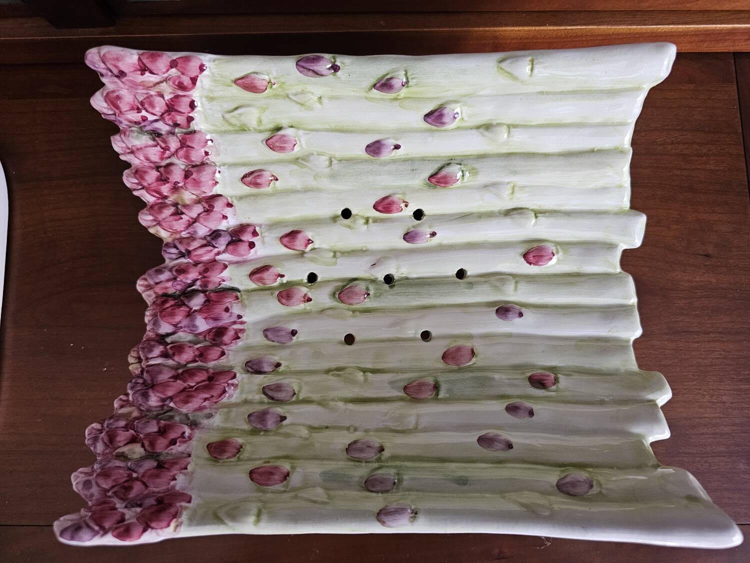 Asparagus dish and drainer in slip