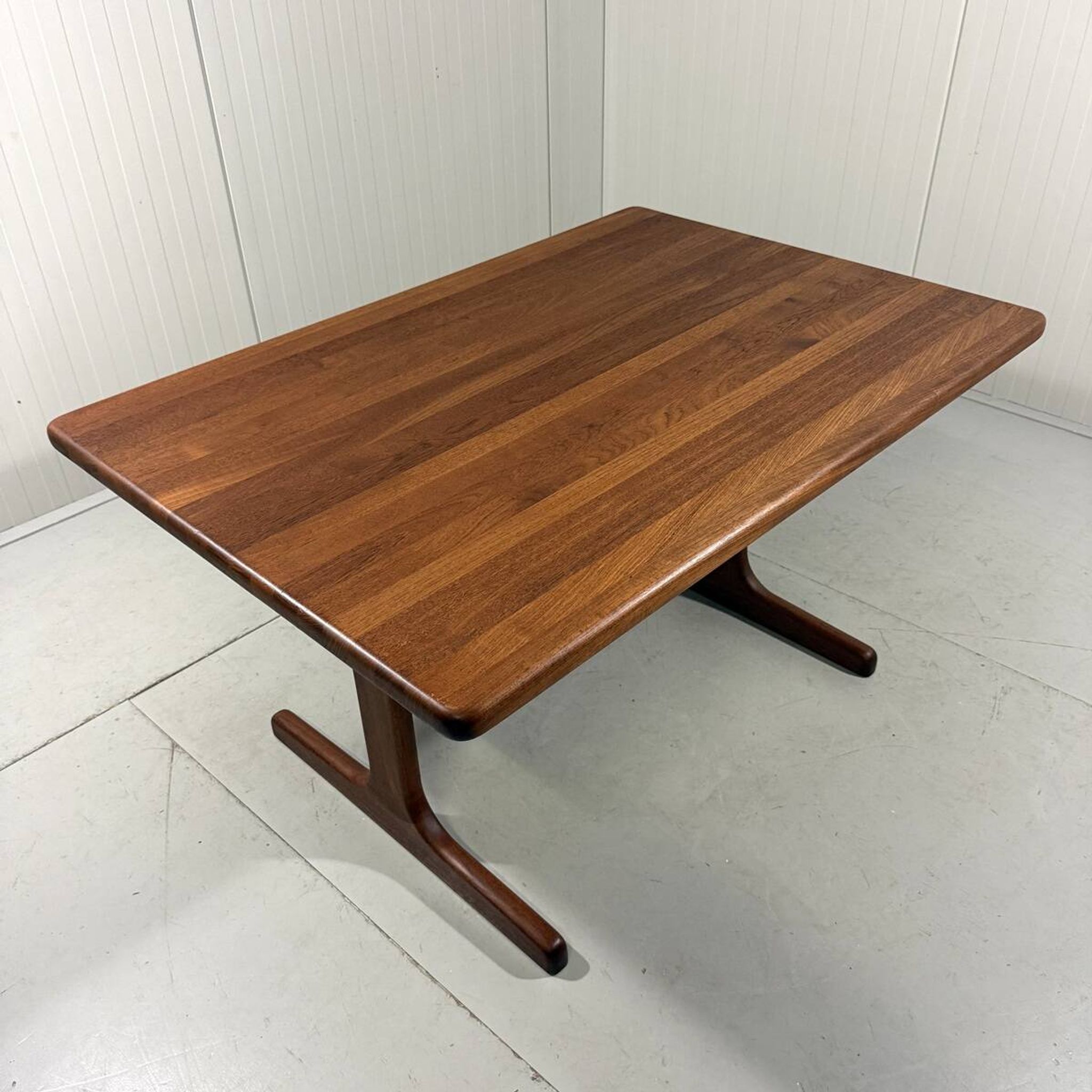 Table à manger en teck massif Danemark années 1970