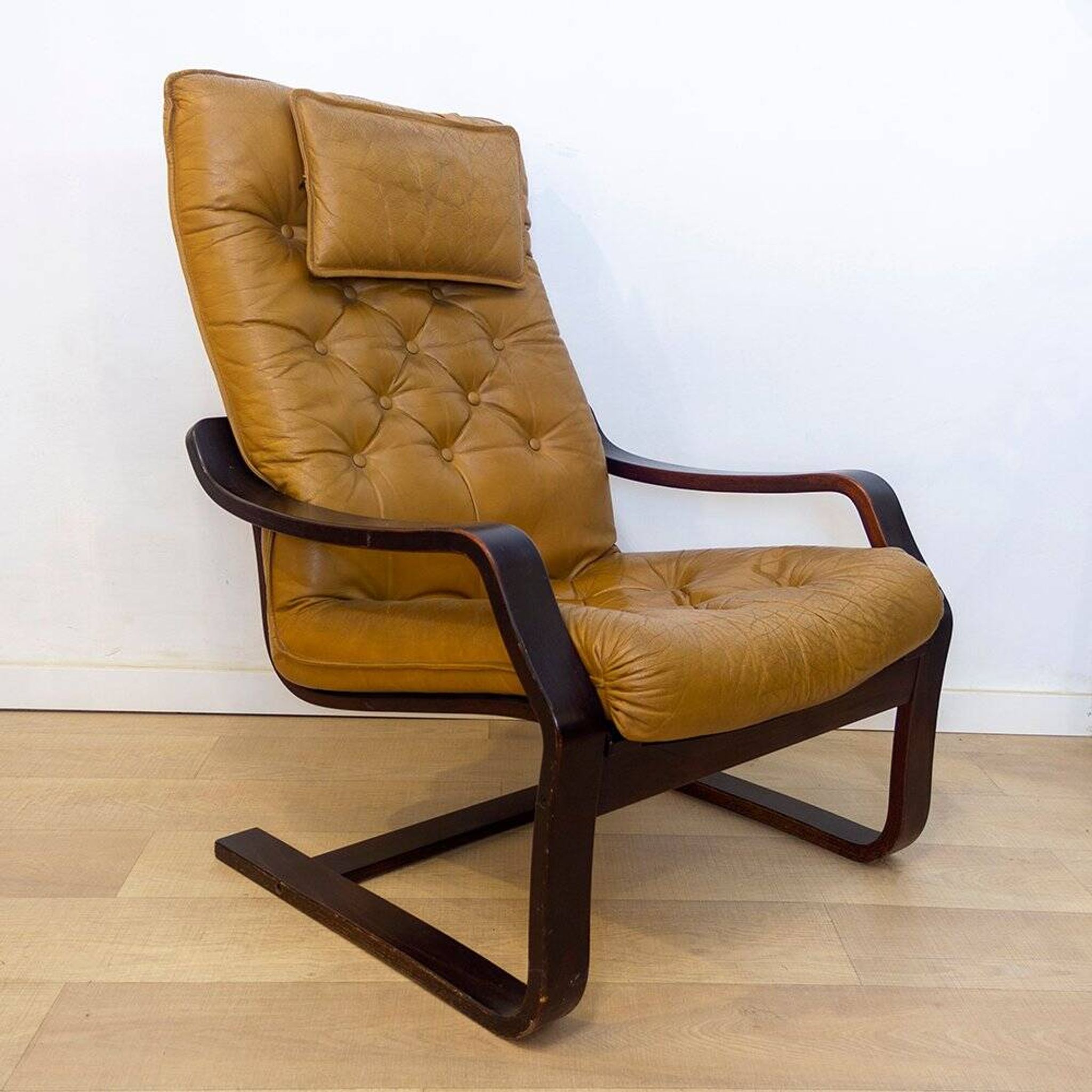 Fauteuil danois en cuir coloré, années 1970