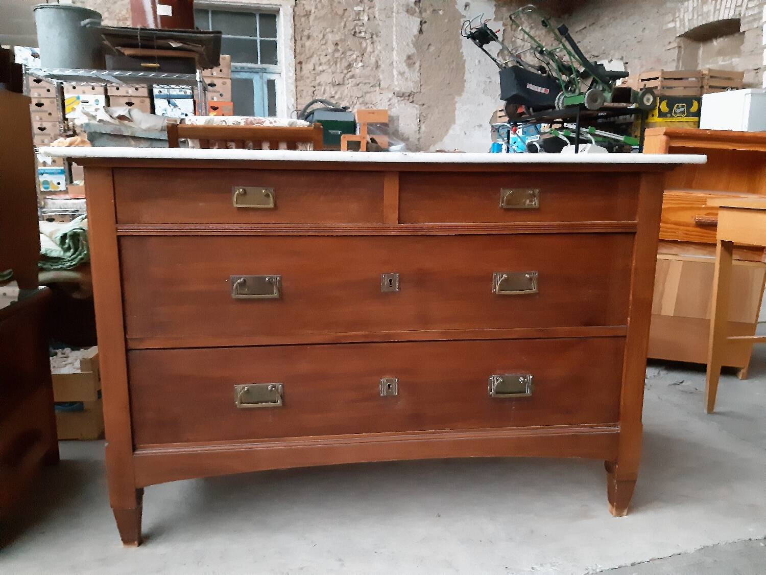 Comode dessus marbre