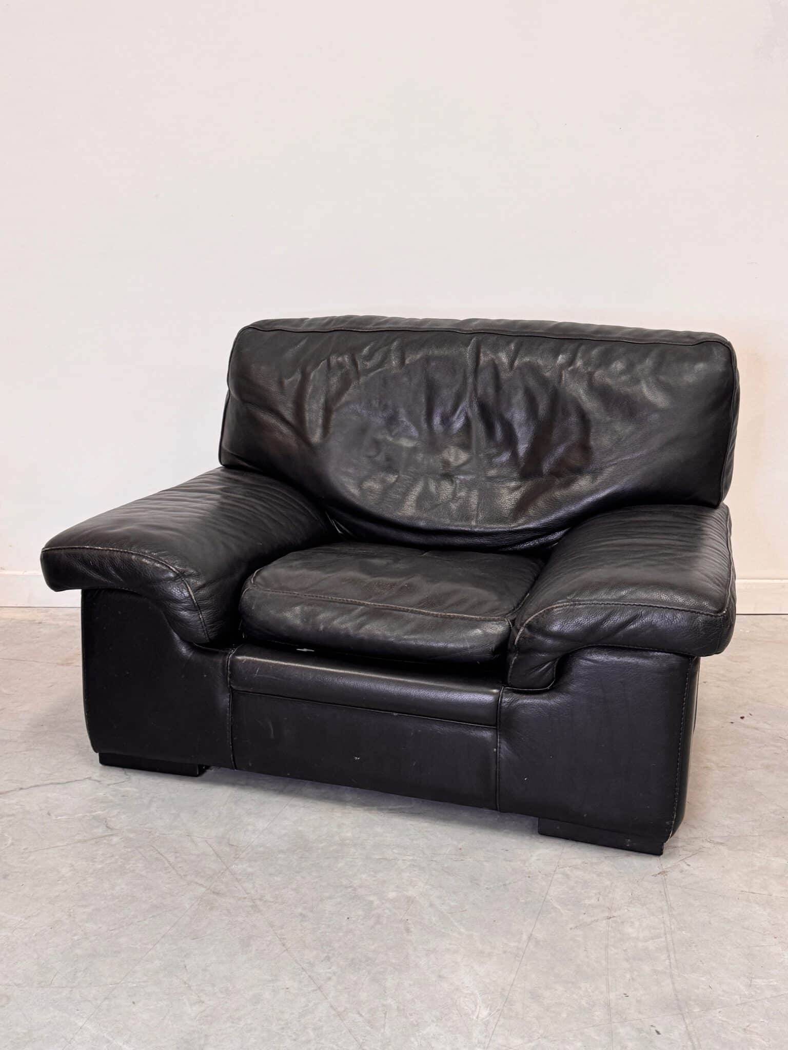 Vintage Ligne Roset armchair – Model Soleil Noir (1990) – Black leather