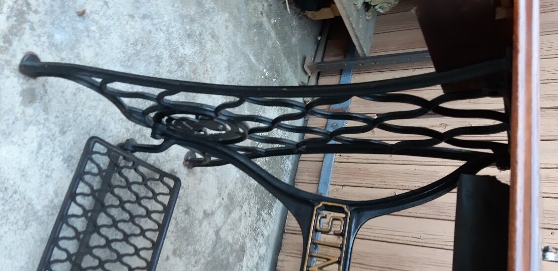 Singer's old sewing machine