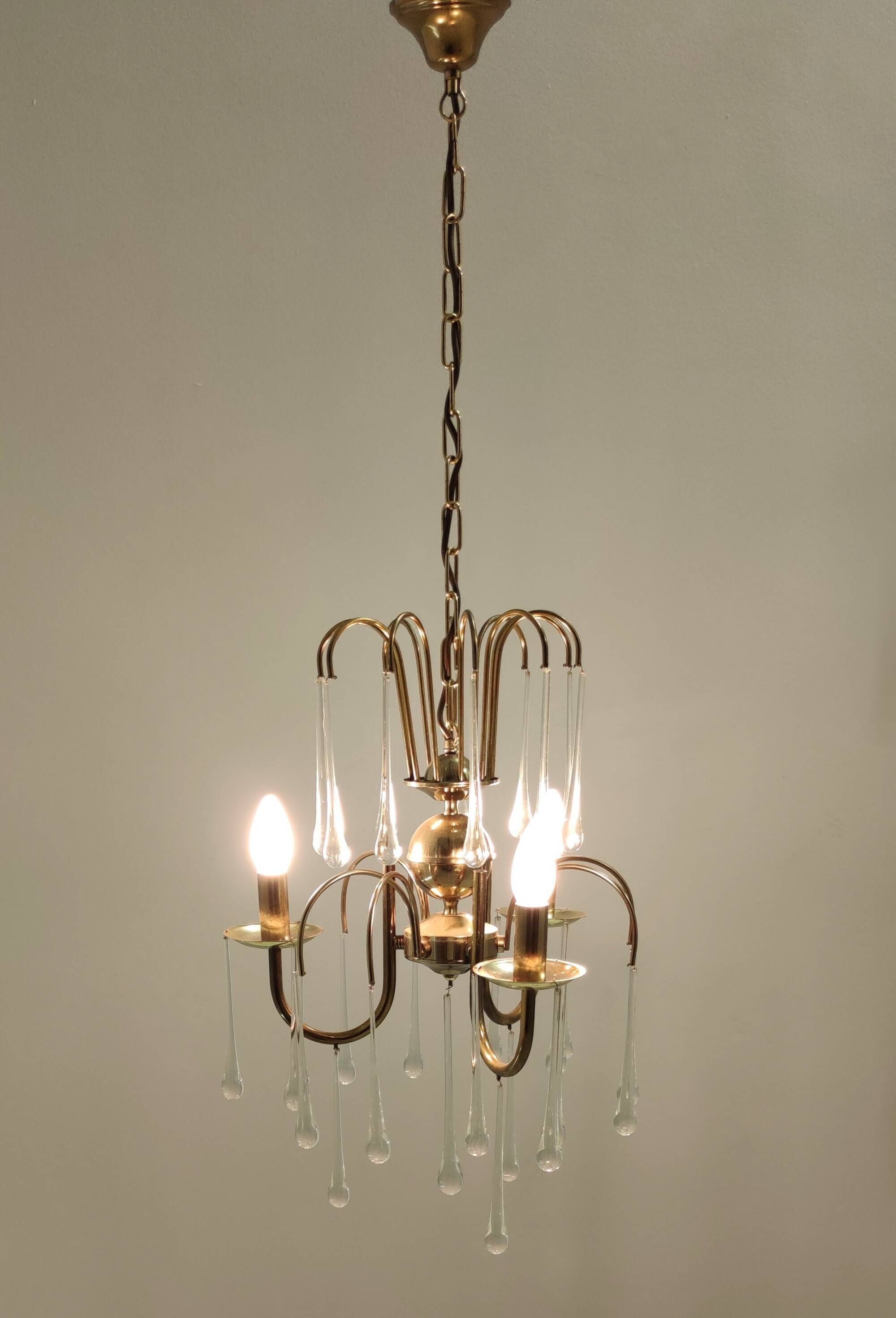 Postmodern Murano Glass Teardrop Chandelier in the Style of Venini, Italy