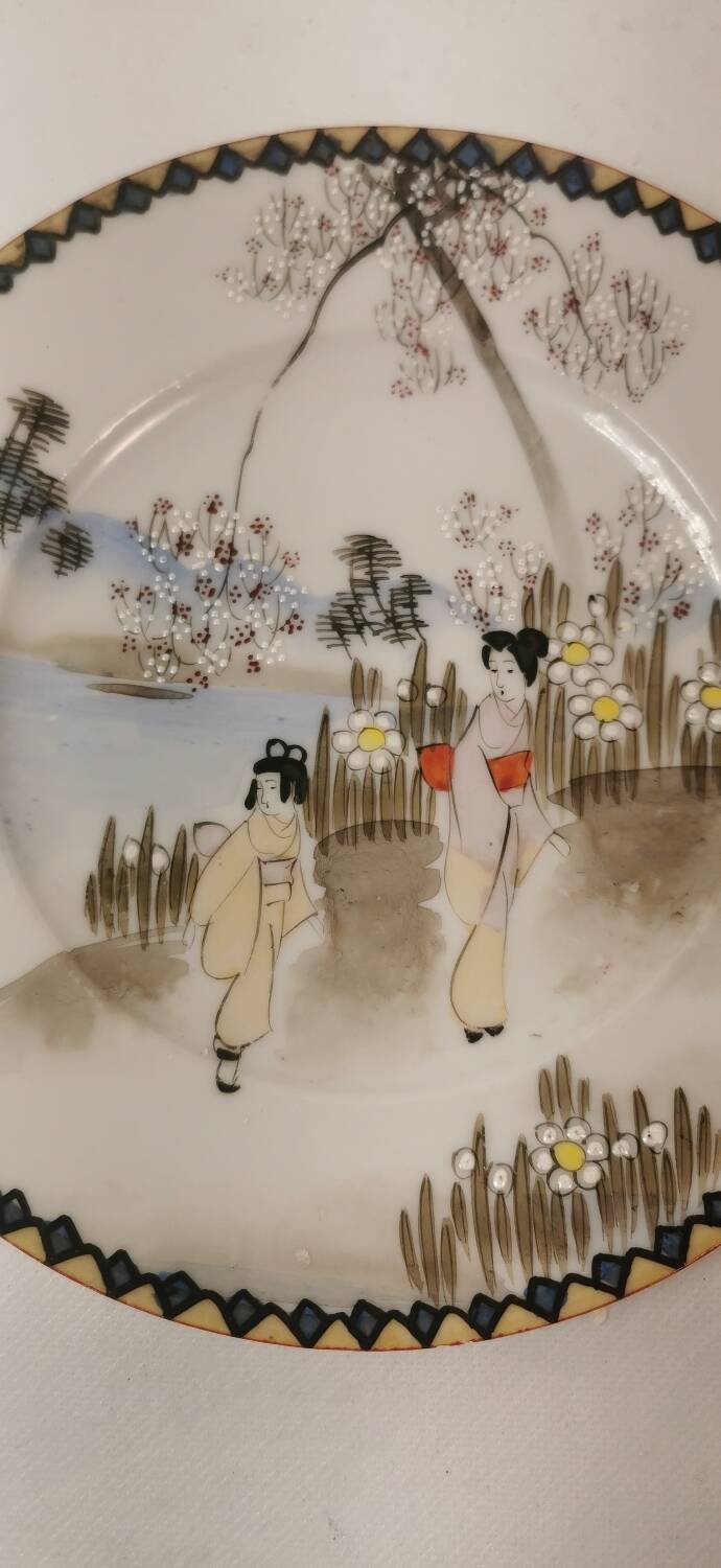 Japanese Kutani Hand-Painted Porcelain Plate