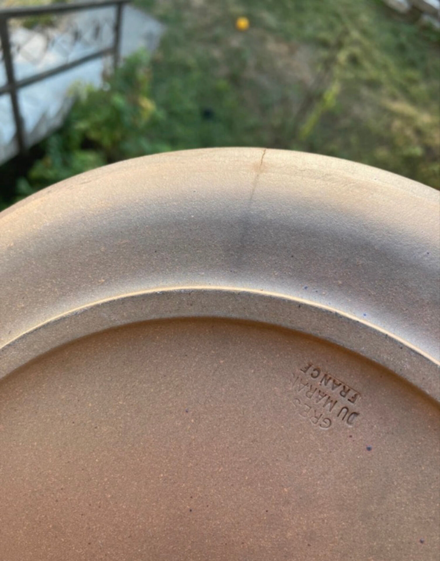 Raw organic flat plates Gre du Marais