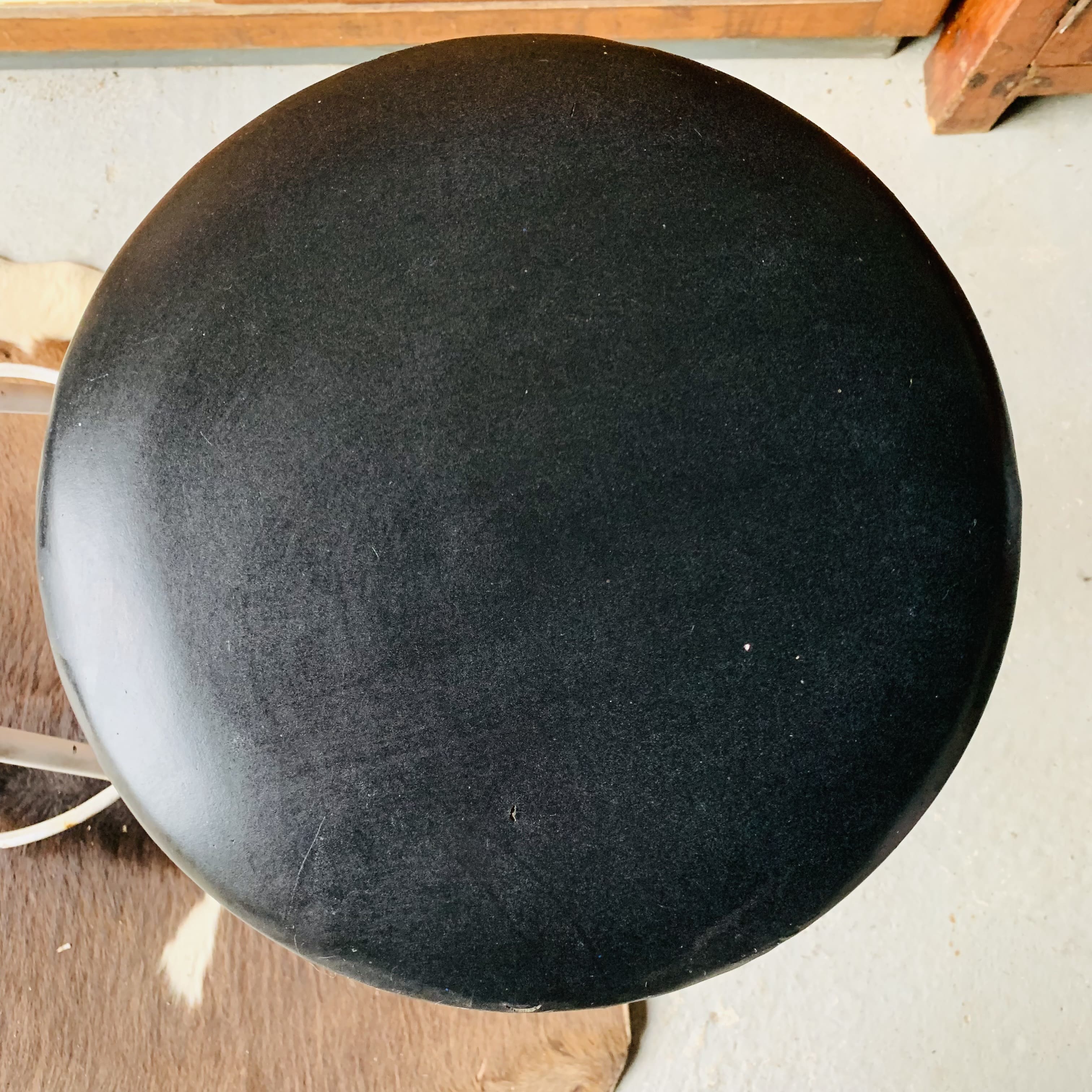 2 high stools metal imitation black leather