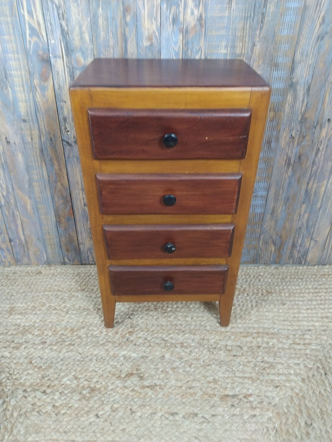 Wooden chest of drawers