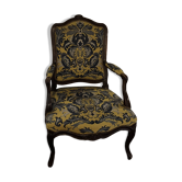 Fauteuil style Louis XV en hêtre – Tissu damassé jaune/bleu motif floraux.