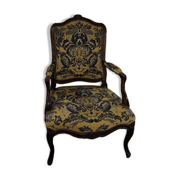 Louis XV style armchair in beech – Yellow/blue damask fabric with floral pattern.