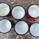 6 tasses en tôle émaillée