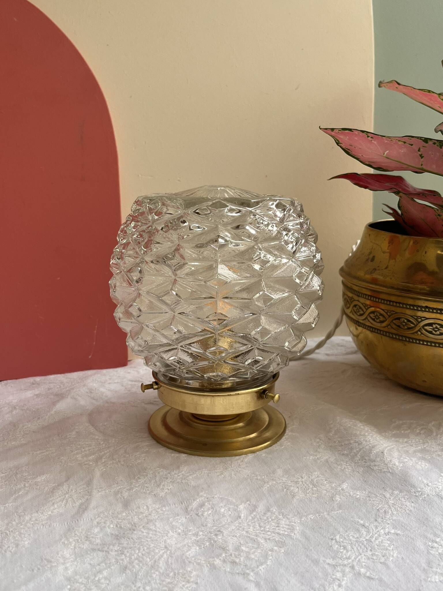 Vintage table lamp in chiseled glass - pineapple model