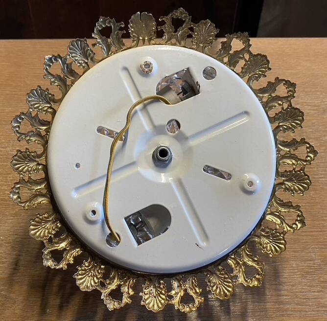 Round ceiling or wall light, in glass from the 70s, vintage.