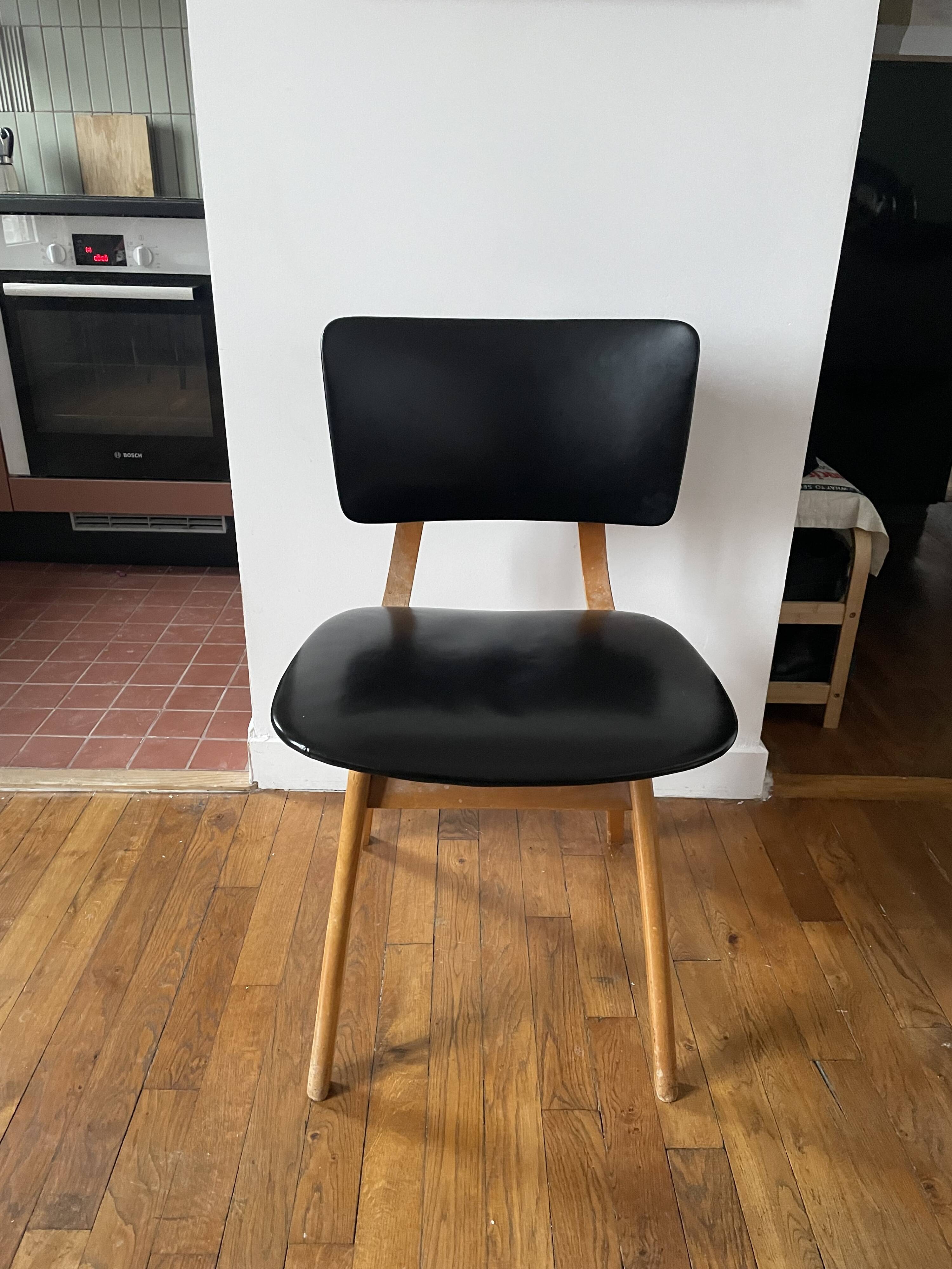 Chair with compass legs in solid wood