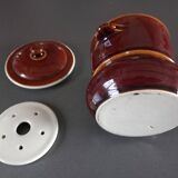 Stoneware pot with lid