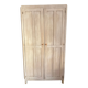 Armoire parisienne dans sa jolie patine