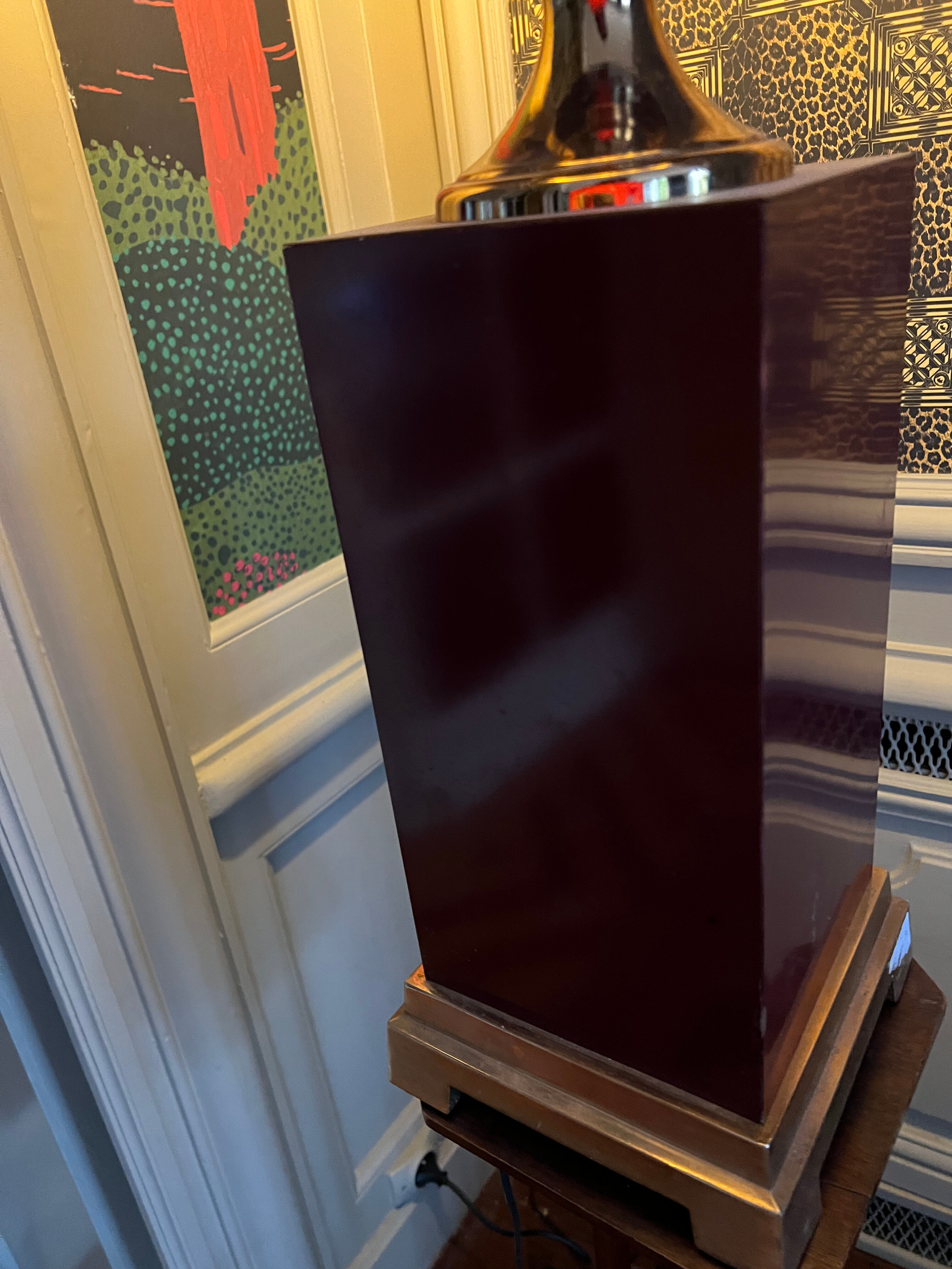 Ceramic and burgundy lacquered metal lamp