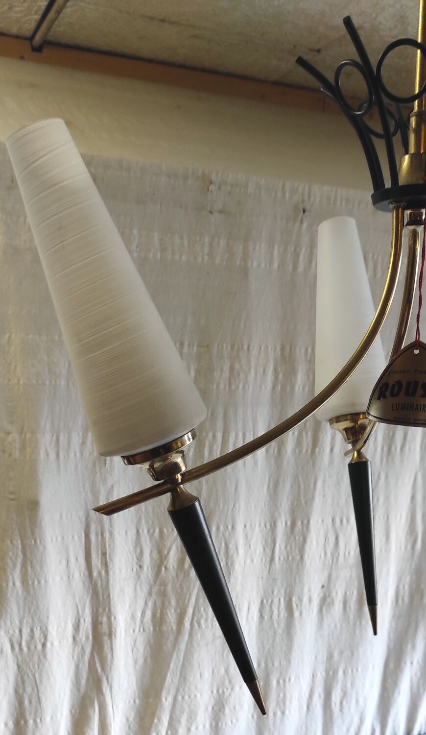 Modernist chandelier with 3 lights in gold and black metal, opaline tulip - 50s