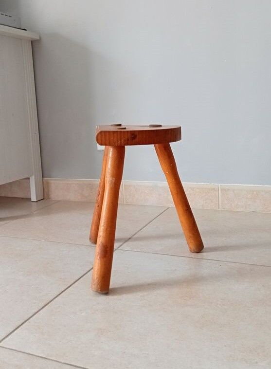 Tripod stool in solid wood years 40/50
