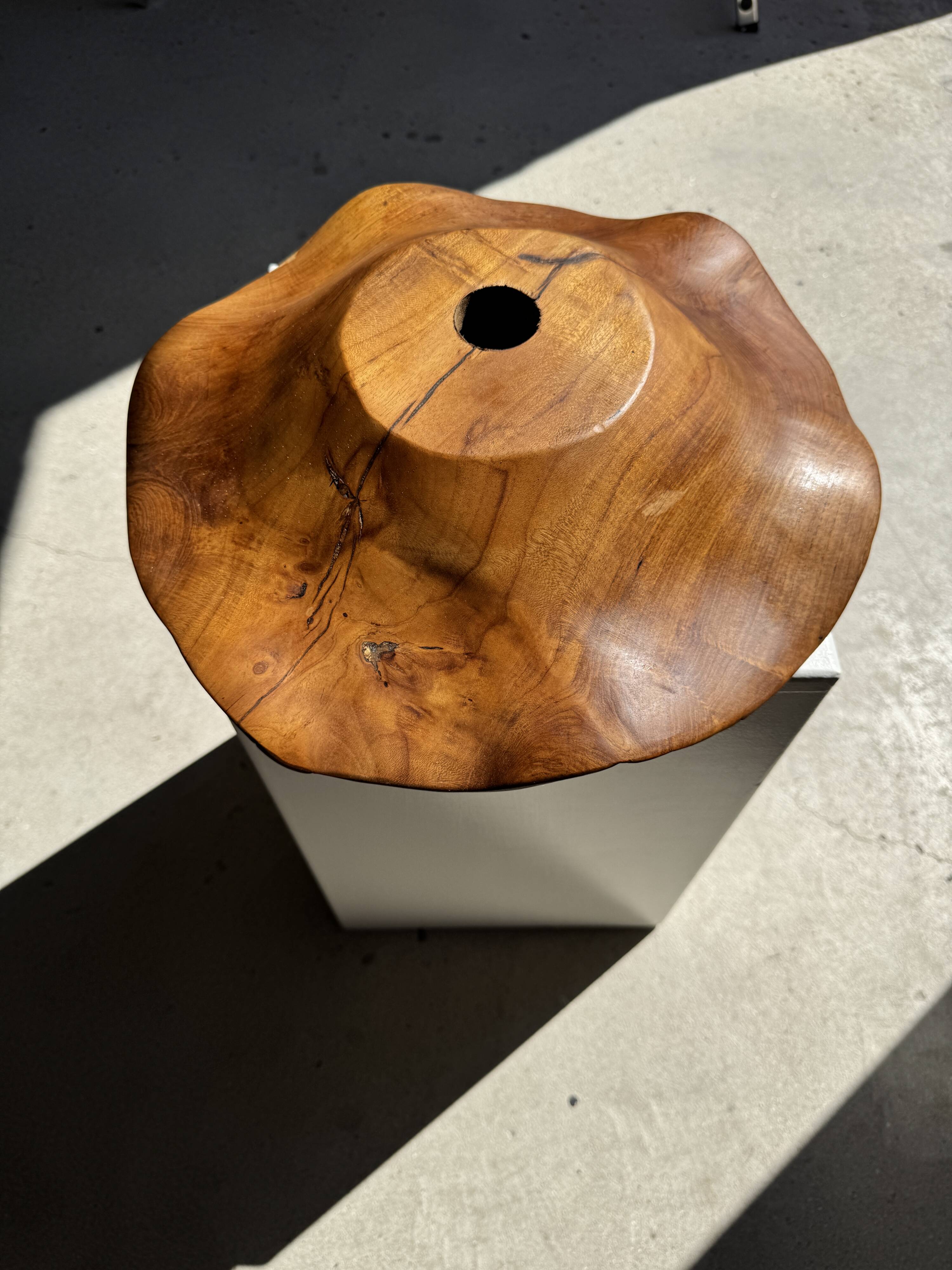 Average suspension flat wavy leaf in teak flower stripes D:40