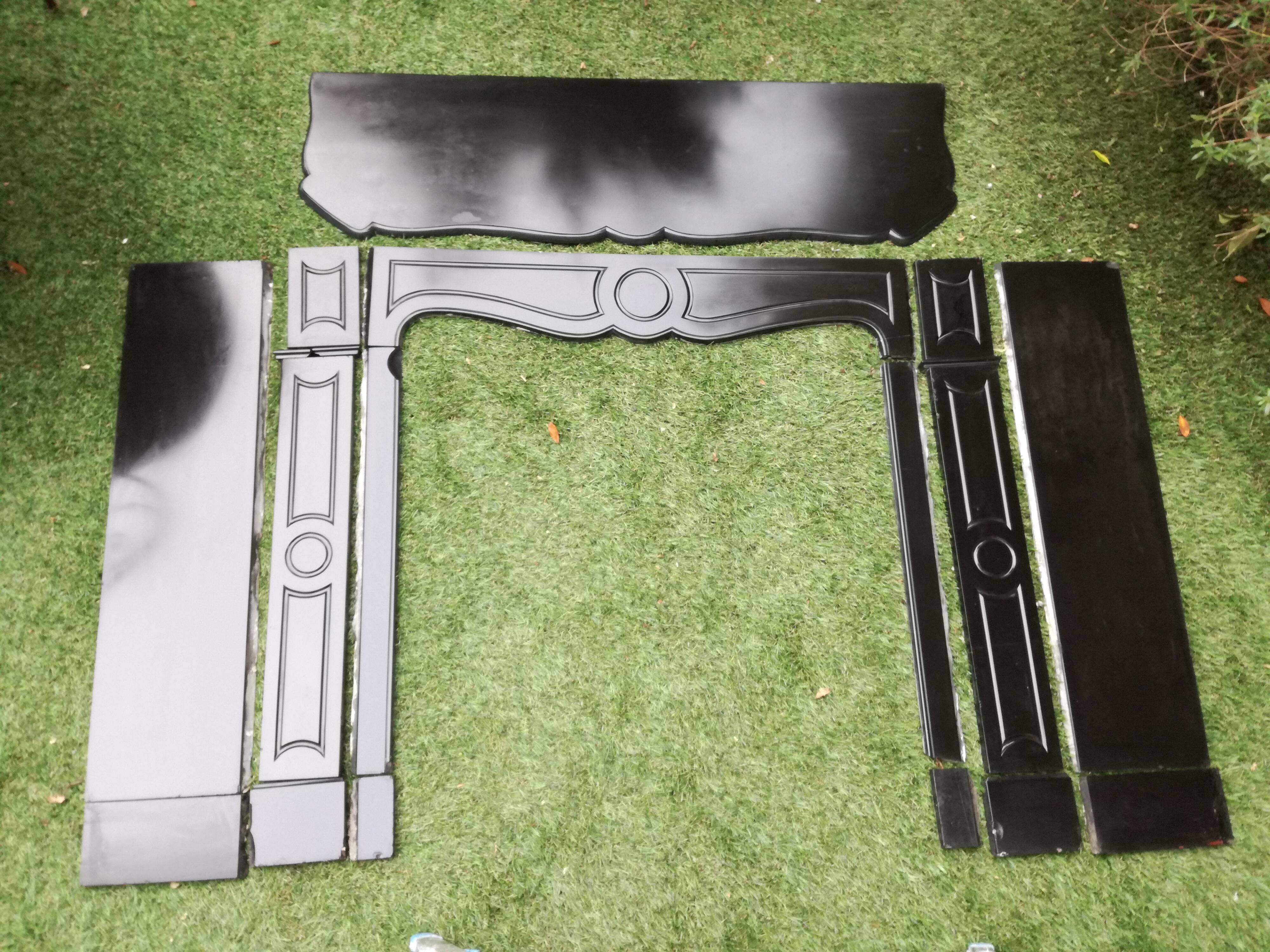 Pompadour fireplace in black marble nineteenth century.