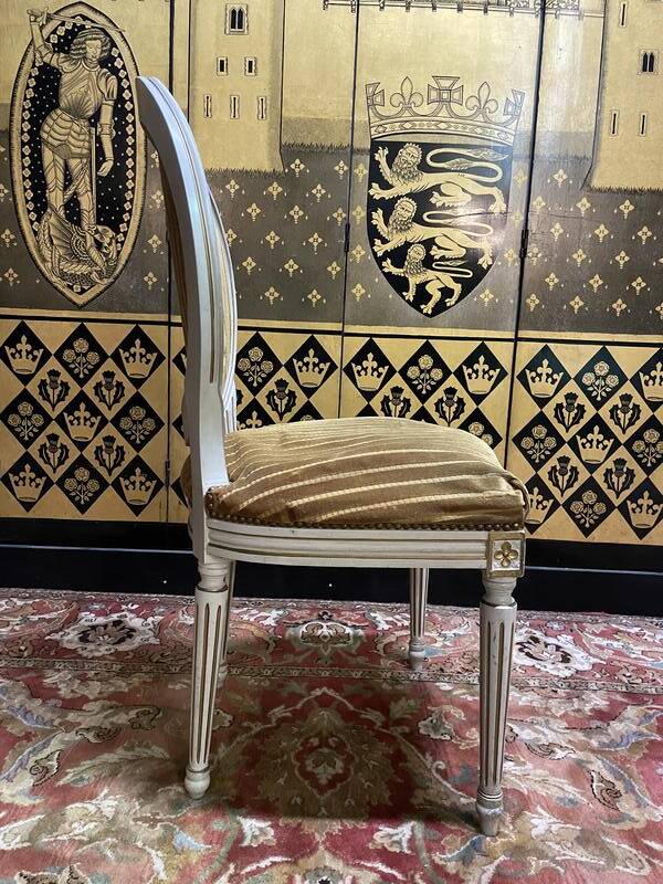 Set of 4 Louis XVI style medallion chairs